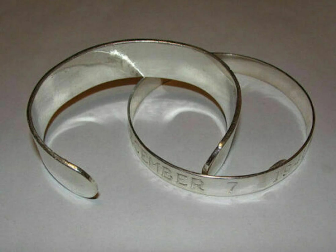 Antiqued Sterling Silver Women's Pearl Harbor Bangle Bracelet - 3