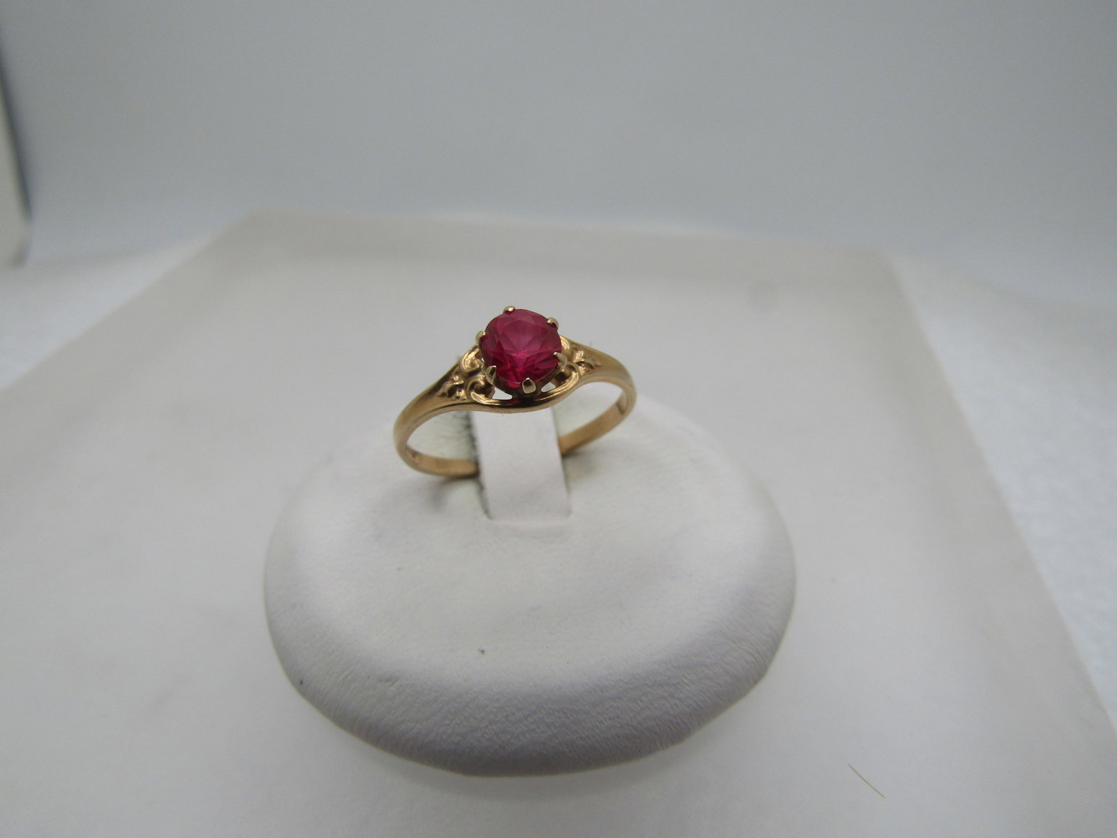 Vintage 10kt Ruby Ring, Sz. 5.5, Woman's, Scrolled. Appx. .50 ctw. 1930's-1950's: Title:Vintage 10kt Ruby Ring, Sz. 5.5, Woman's, Scrolled. Appx. .50 ctw. 1930's-1950's Description:Vintage 10kt Ruby Ring, Sz. 5.5, Woman's, Scrolled. Appx. .50 ctw. 1930's-1950's/ 10kt yellow gold wi
