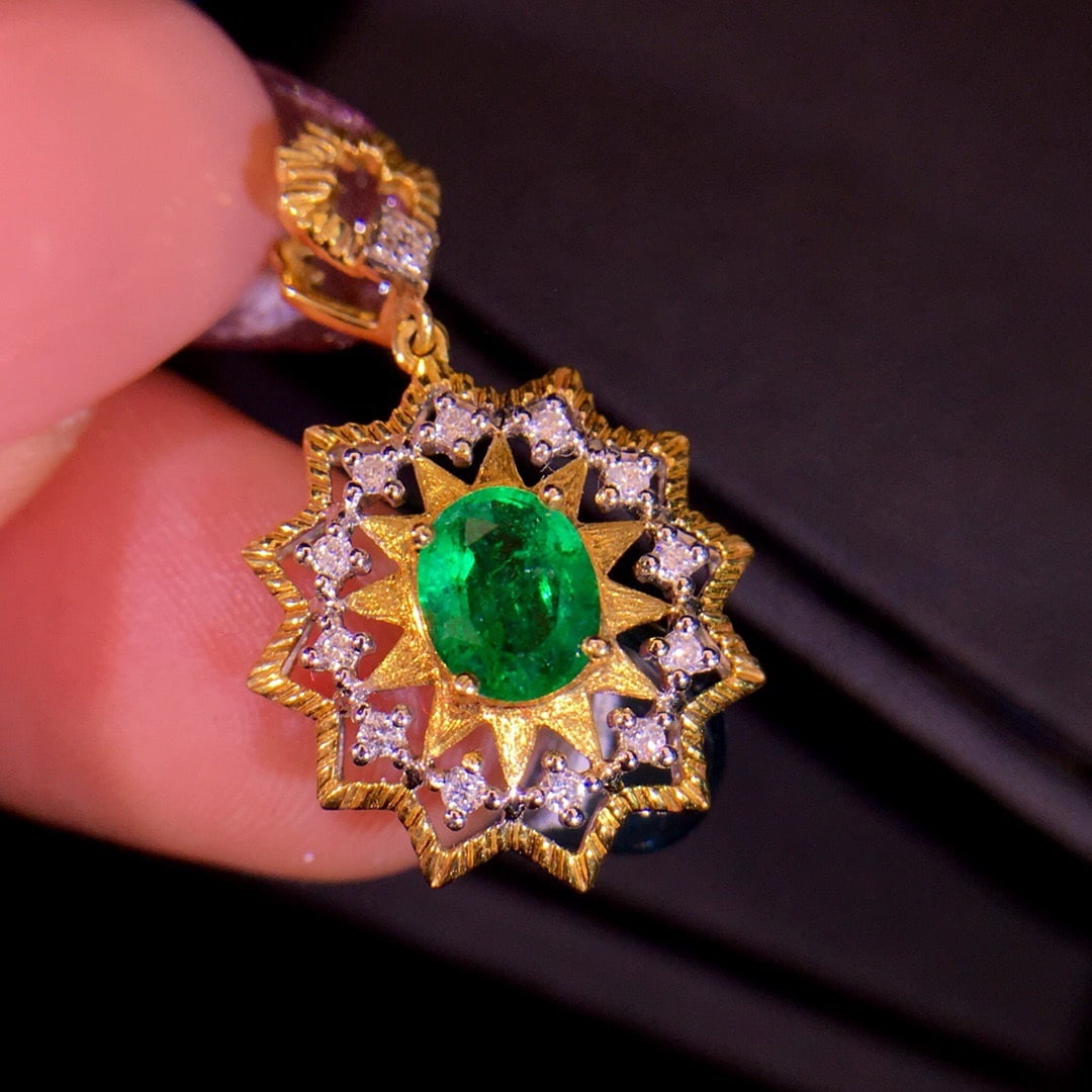 14K GOLD 0.8 CT VIVID GREEN NATURAL EMERALD & DIAMOND PENDANT - 4