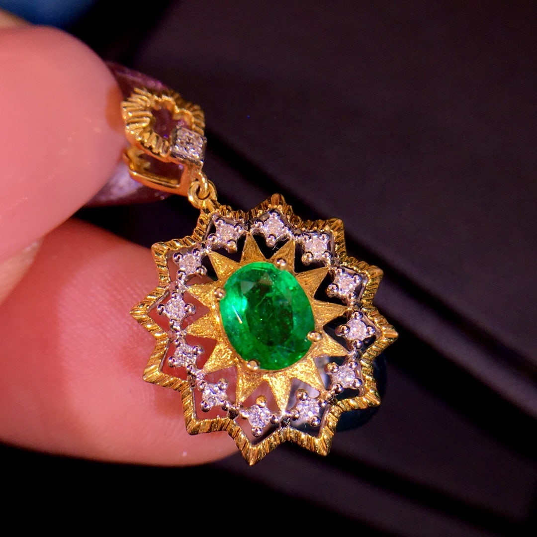14K GOLD 0.8 CT VIVID GREEN NATURAL EMERALD & DIAMOND PENDANT - 5