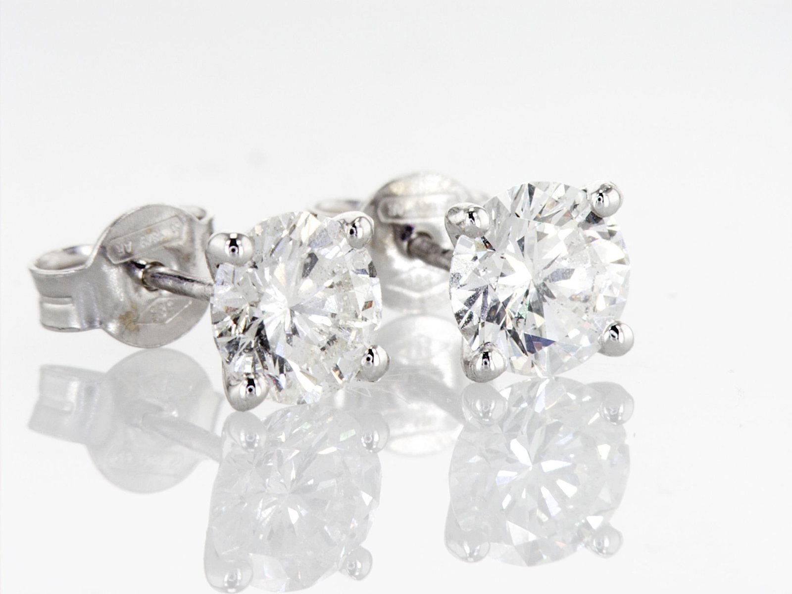 2.13cttw Natural Diamond Earrings 14K White Gold 1.15 gr - 2