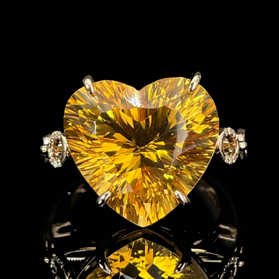 14K GOLD 8.9 CT NATURAL CITRINE & DIAMOND RING: Title:14K GOLD 8.9 CT NATURAL CITRINE & DIAMOND RING Description:Ref:230655305Gold Content:14K GoldRing Size:7.25USMain Gemstone:CitrineNumber of stones:1Shape:HeartCarat Weight:8.9ct Color:YellowTrea