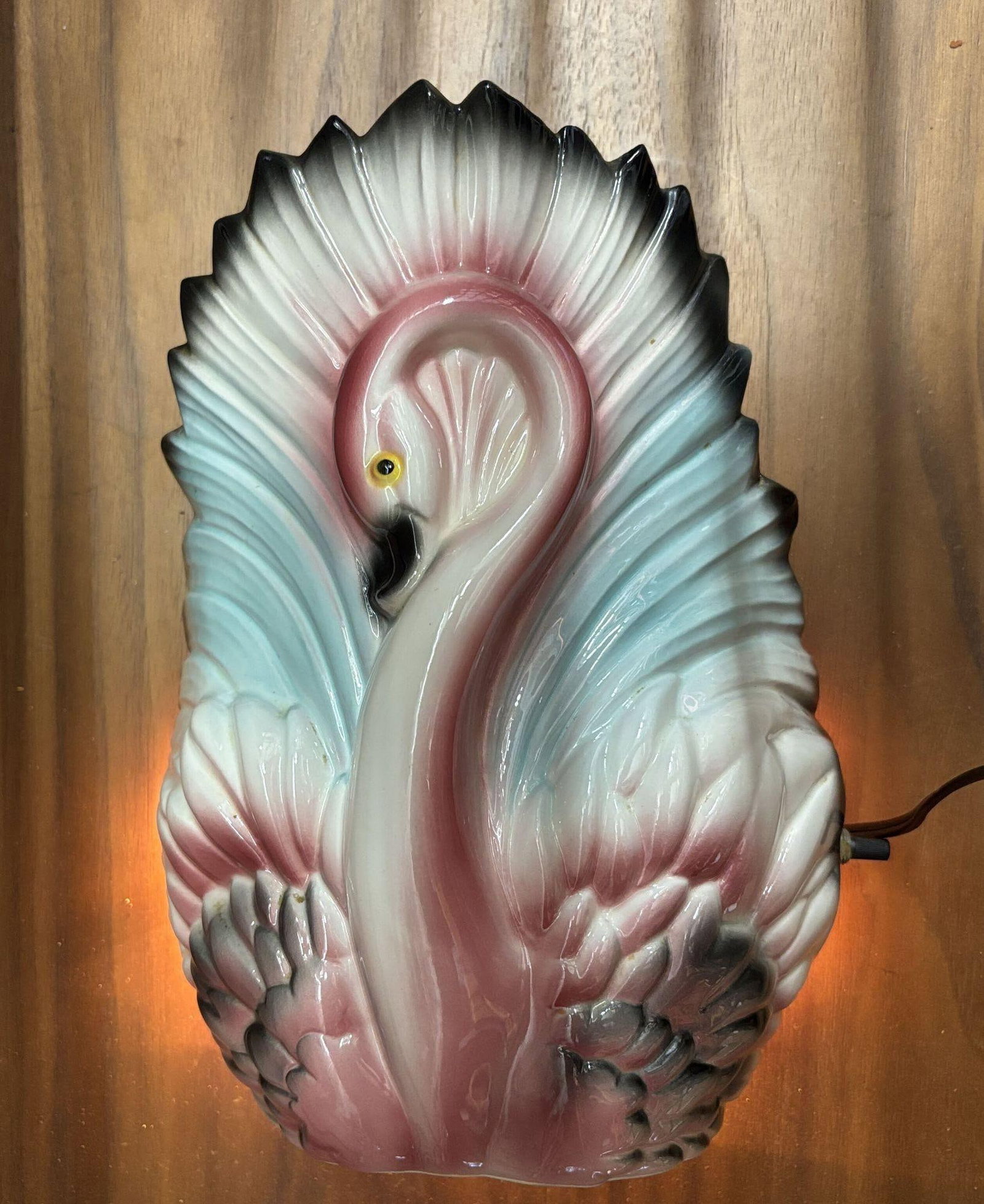Mid-century California Ceramic Pottery Pink Flamingo w/ Open Wings TV Table Lamp - 4