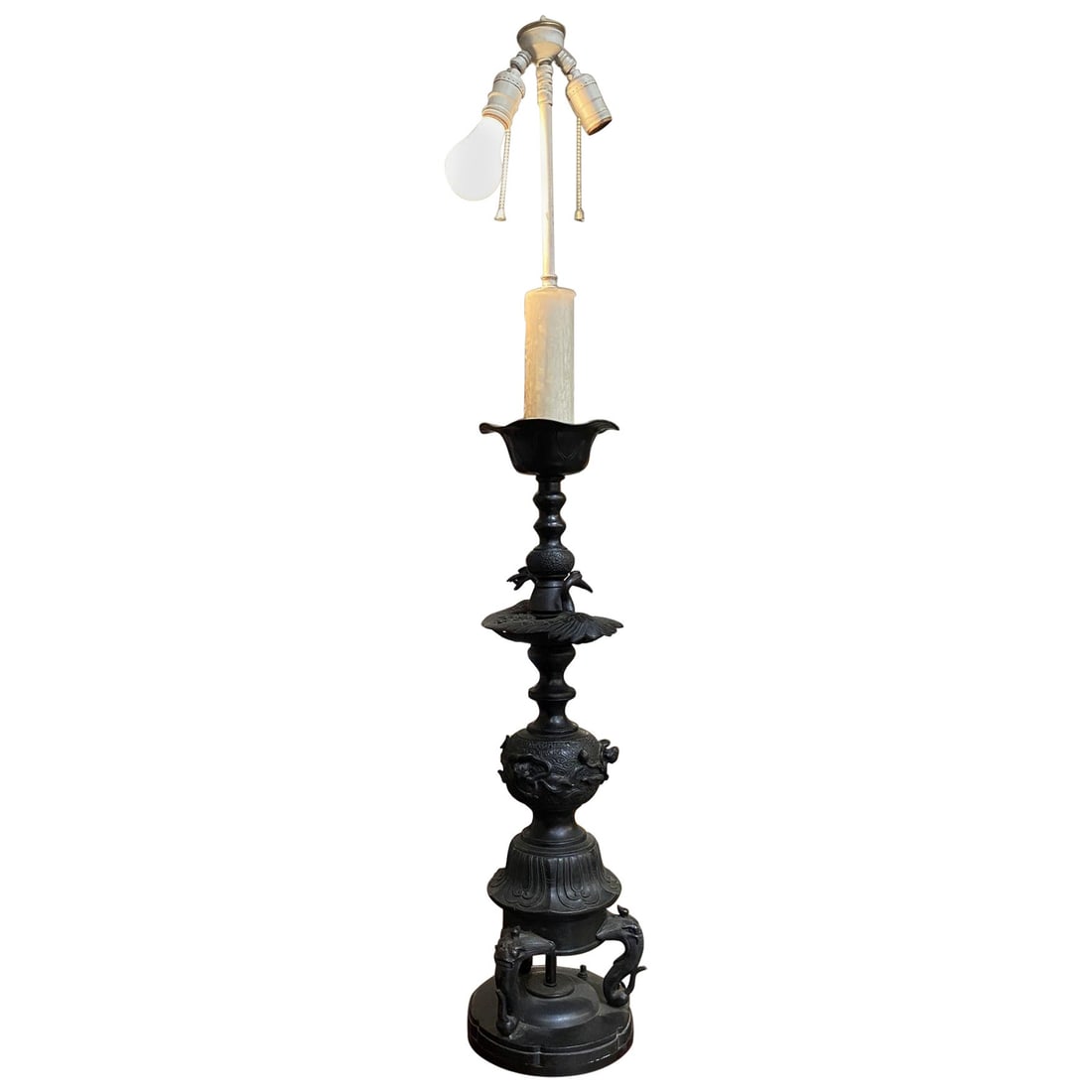 Mid-Century James Mont Style Bronze Chinese-inspired Table Lamp: Title: Mid-Century James Mont Style Bronze Chinese-inspired Table Lamp Description: Mid-century sculptural fusion bronze table lamp features a classic Western candle stick design with a Chinese motif
