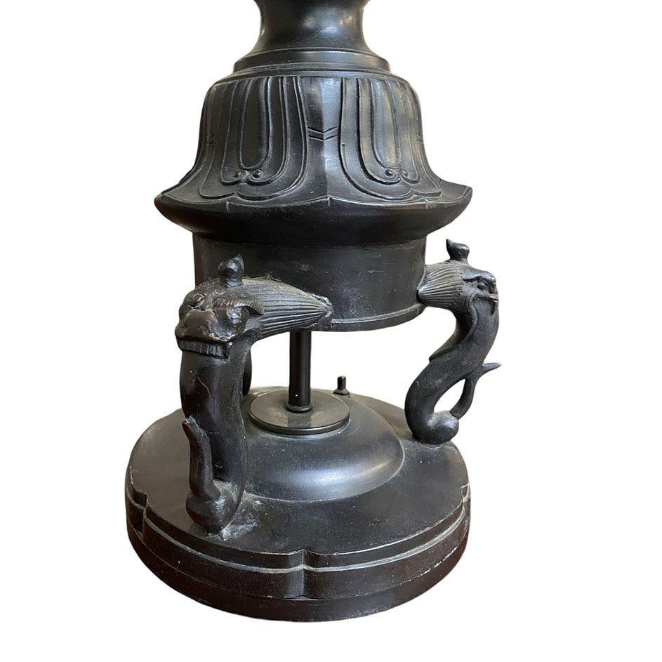 Mid-Century James Mont Style Bronze Chinese-inspired Table Lamp - 4