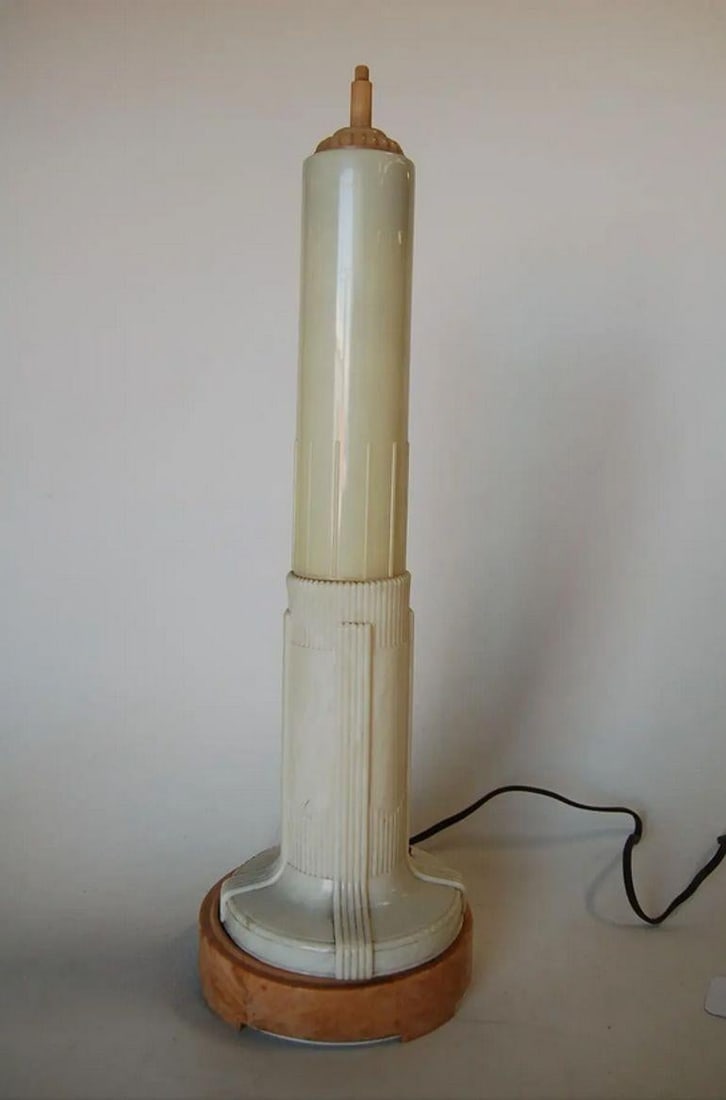 Streamline Art Deco Celluloid Empire State Building Shaped Florescent Table Lamp - 3