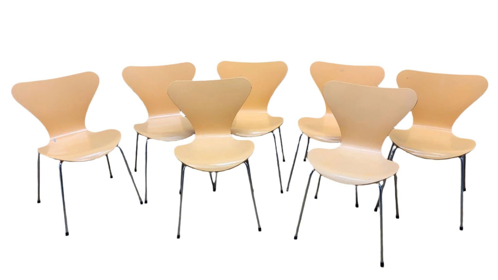 MCM Arne Jacobsen For Fritz Hansen Series 7 Chairs - 7: Mid Century Modern Arne Jacobsen For Fritz Hansen Series 7 Chairs - Set of 7Seat your guests with this large set of molded Danish modern Arne Jacobsen designed dining chairs. Their frames are a tubula