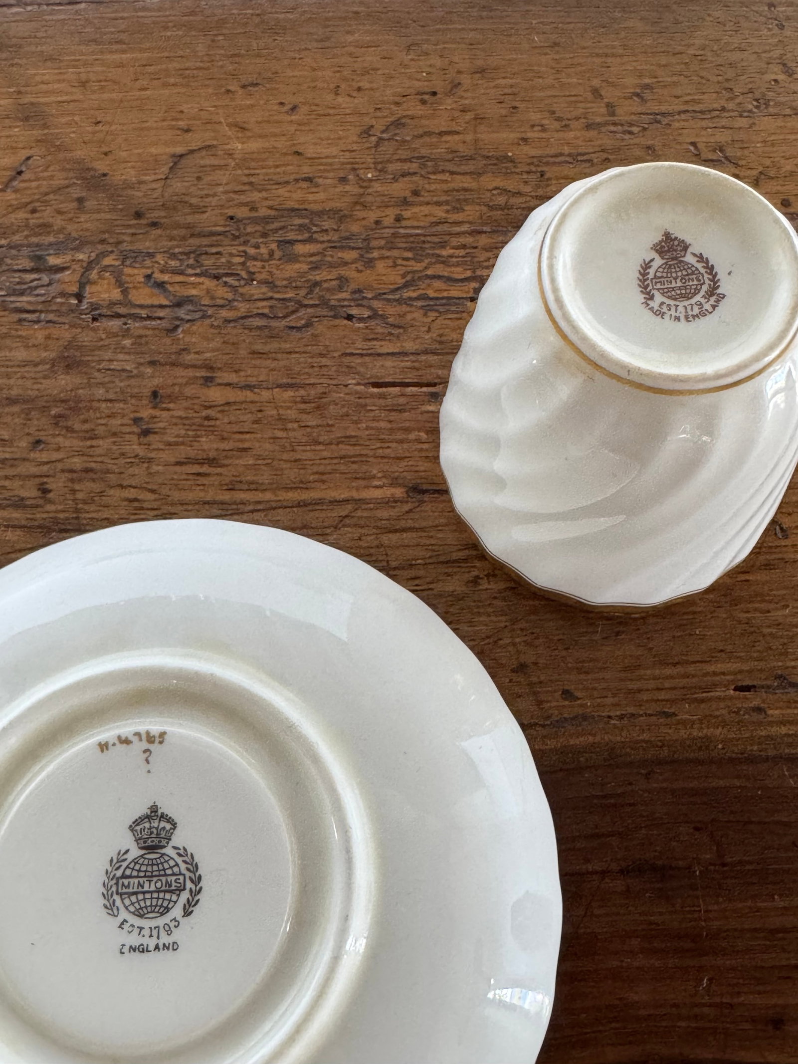 Set of Two Antique English Minton Porcelain Espresso Cups and Five Saucers - 4