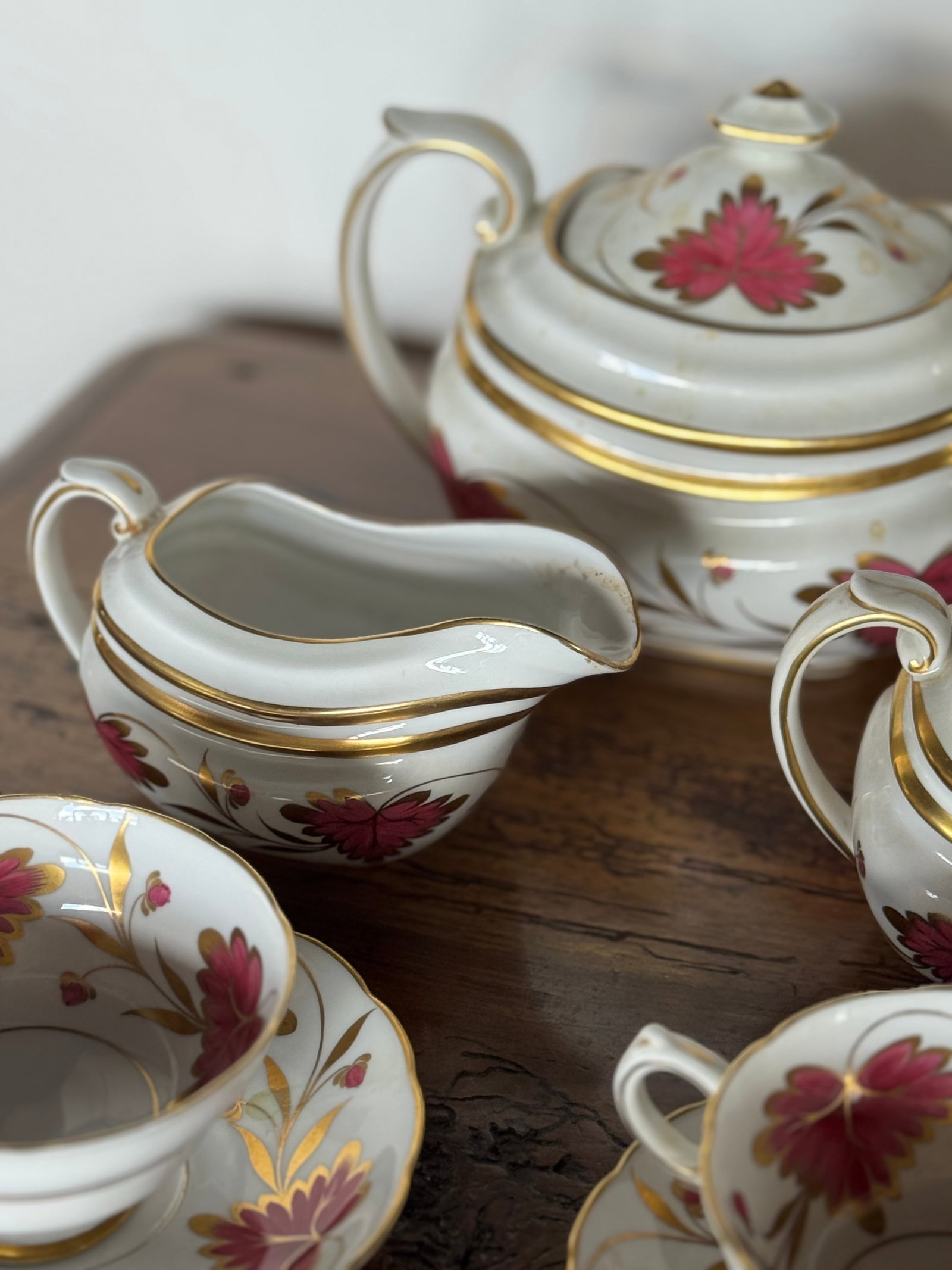 An English Grosvenor China "Culross" Part Dinner and Tea Service - 3