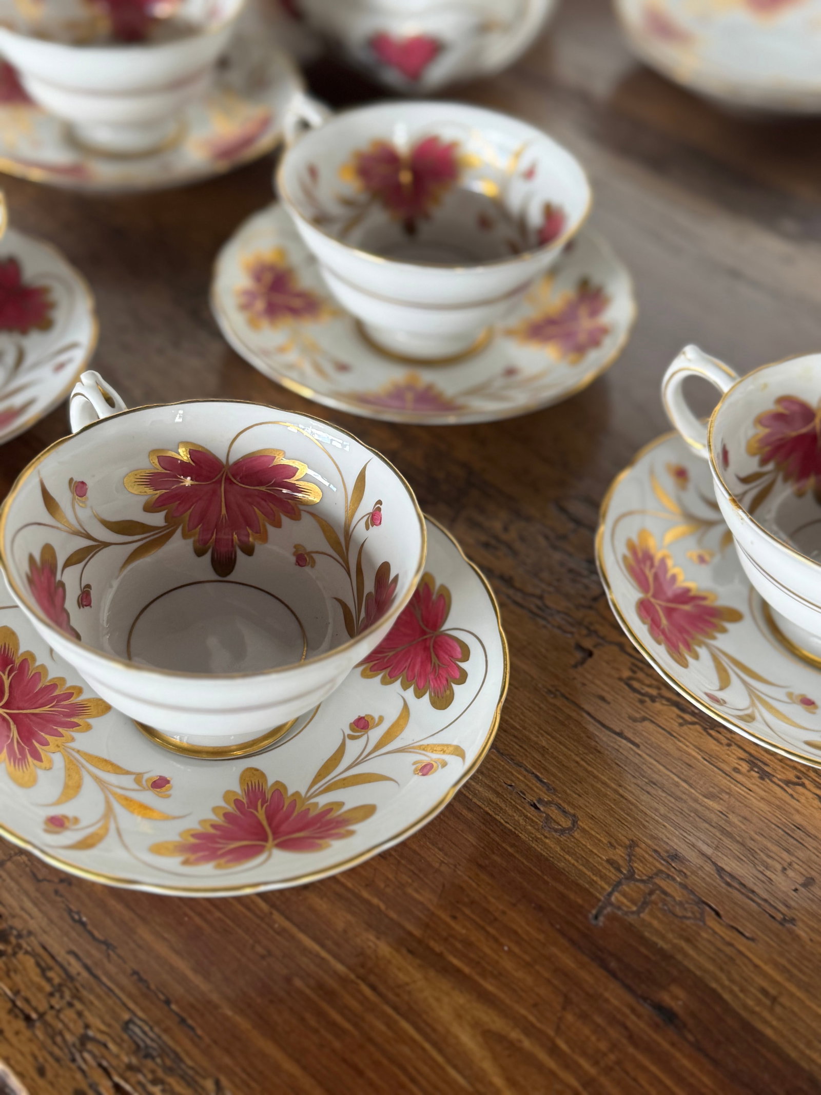 An English Grosvenor China "Culross" Part Dinner and Tea Service - 5