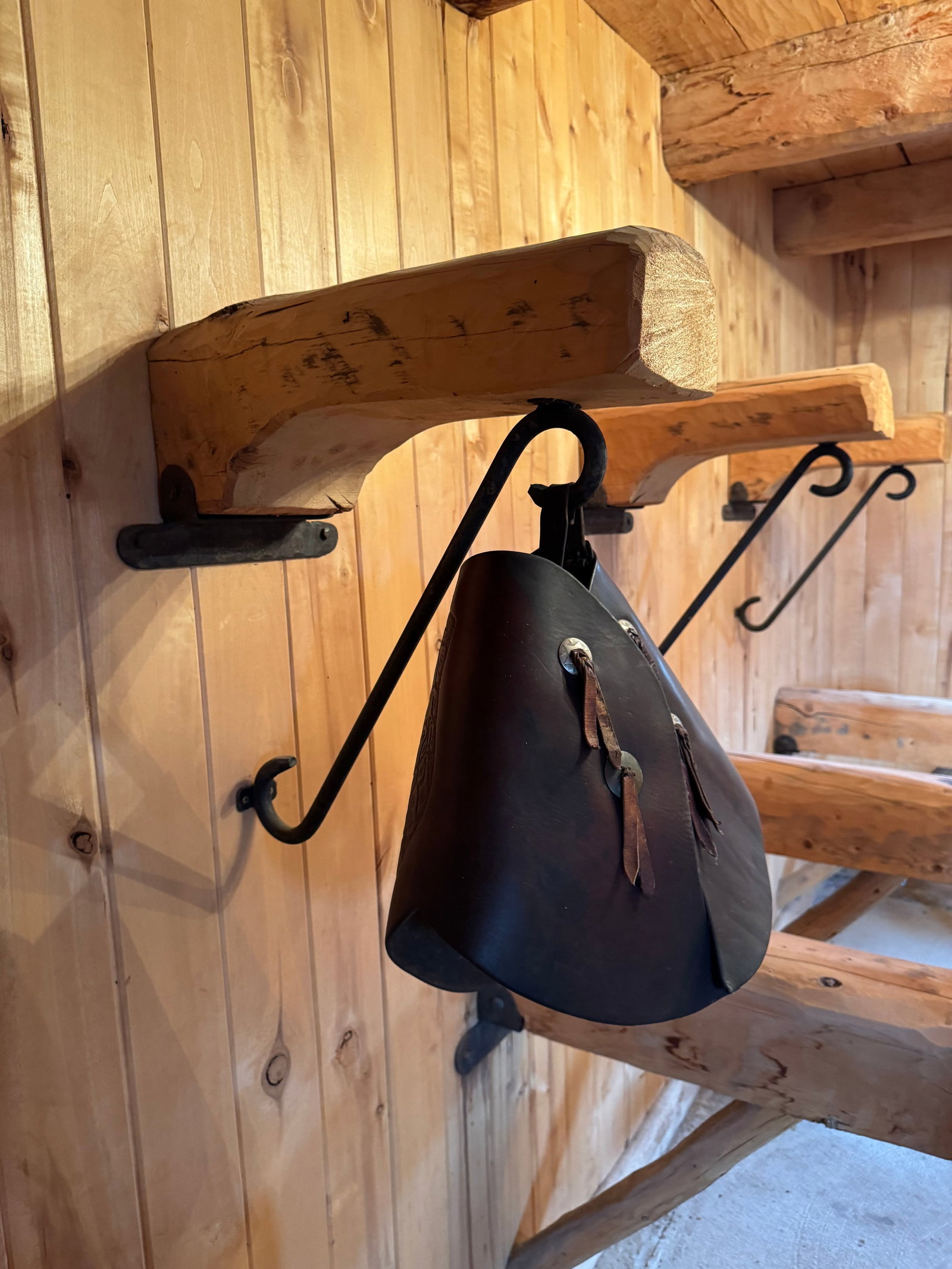 Hand-Tooled Leather Western Stirrup Covers - 2