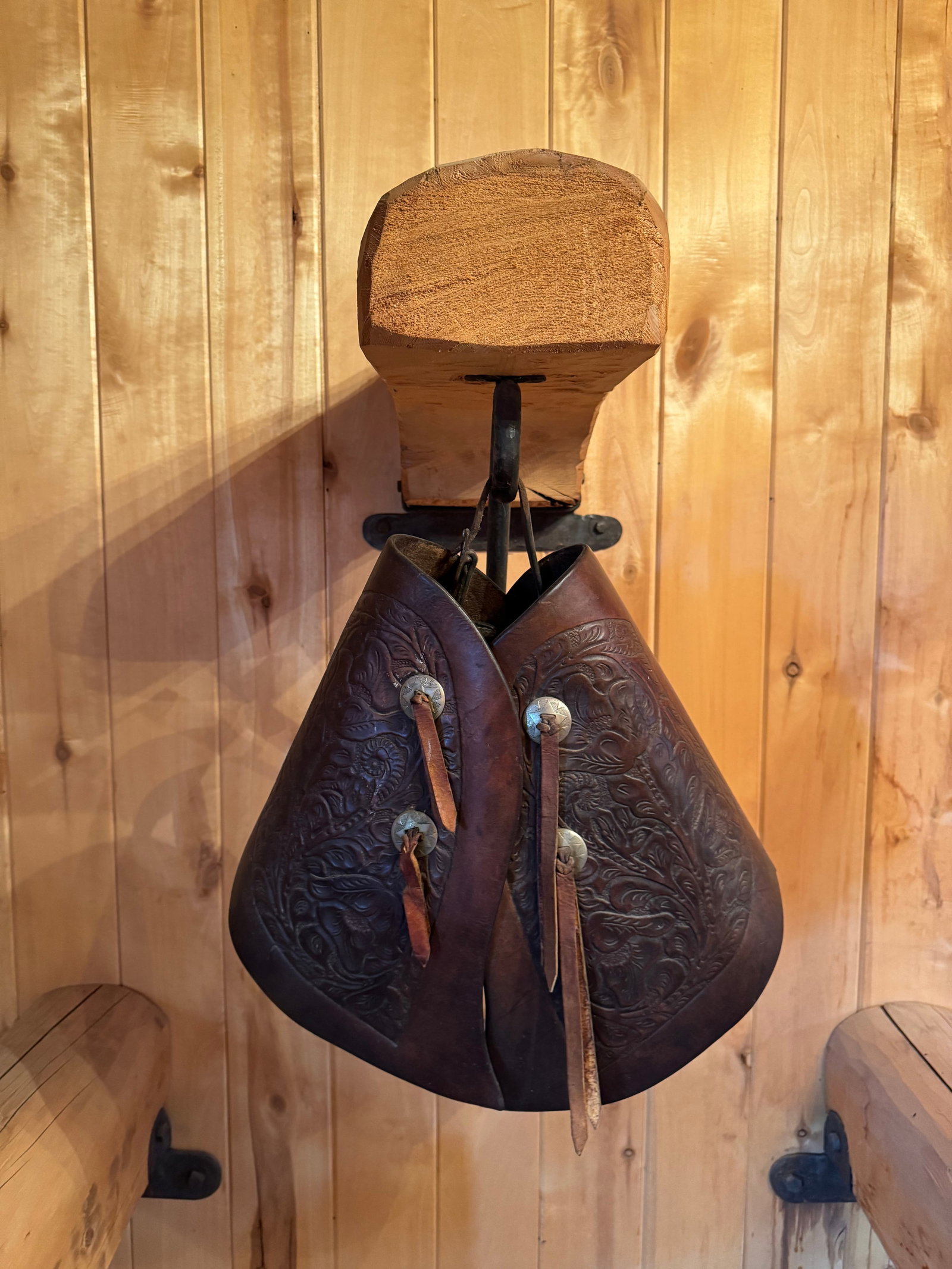 Hand-Tooled Leather Western Stirrup Covers - 4