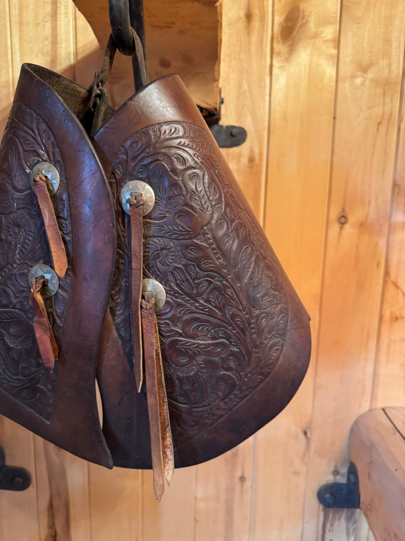 Hand-Tooled Leather Western Stirrup Covers - 5