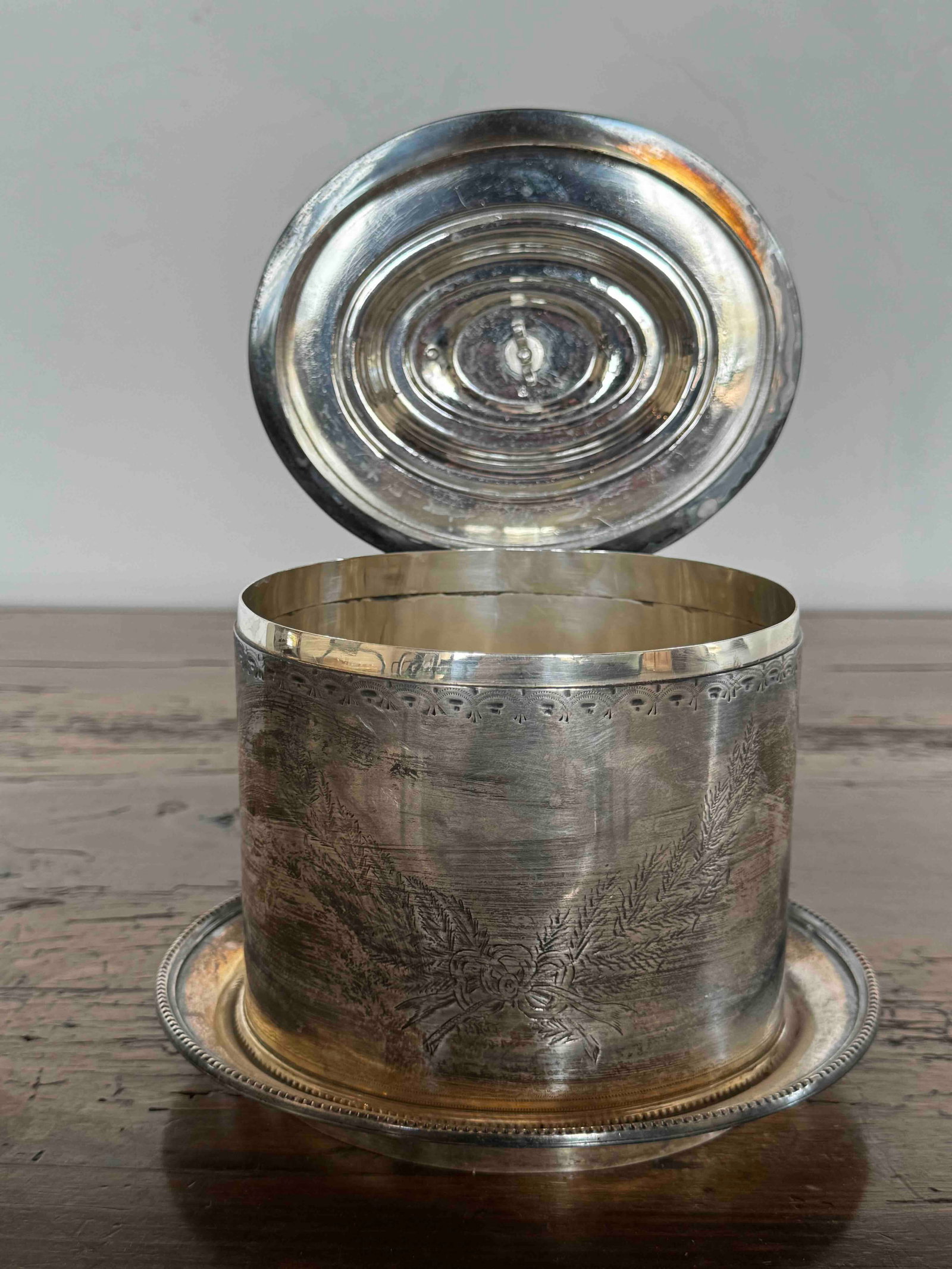 W.F. & J.C. Stubbs Sterling Silver Box with Greyhound Finial - 3