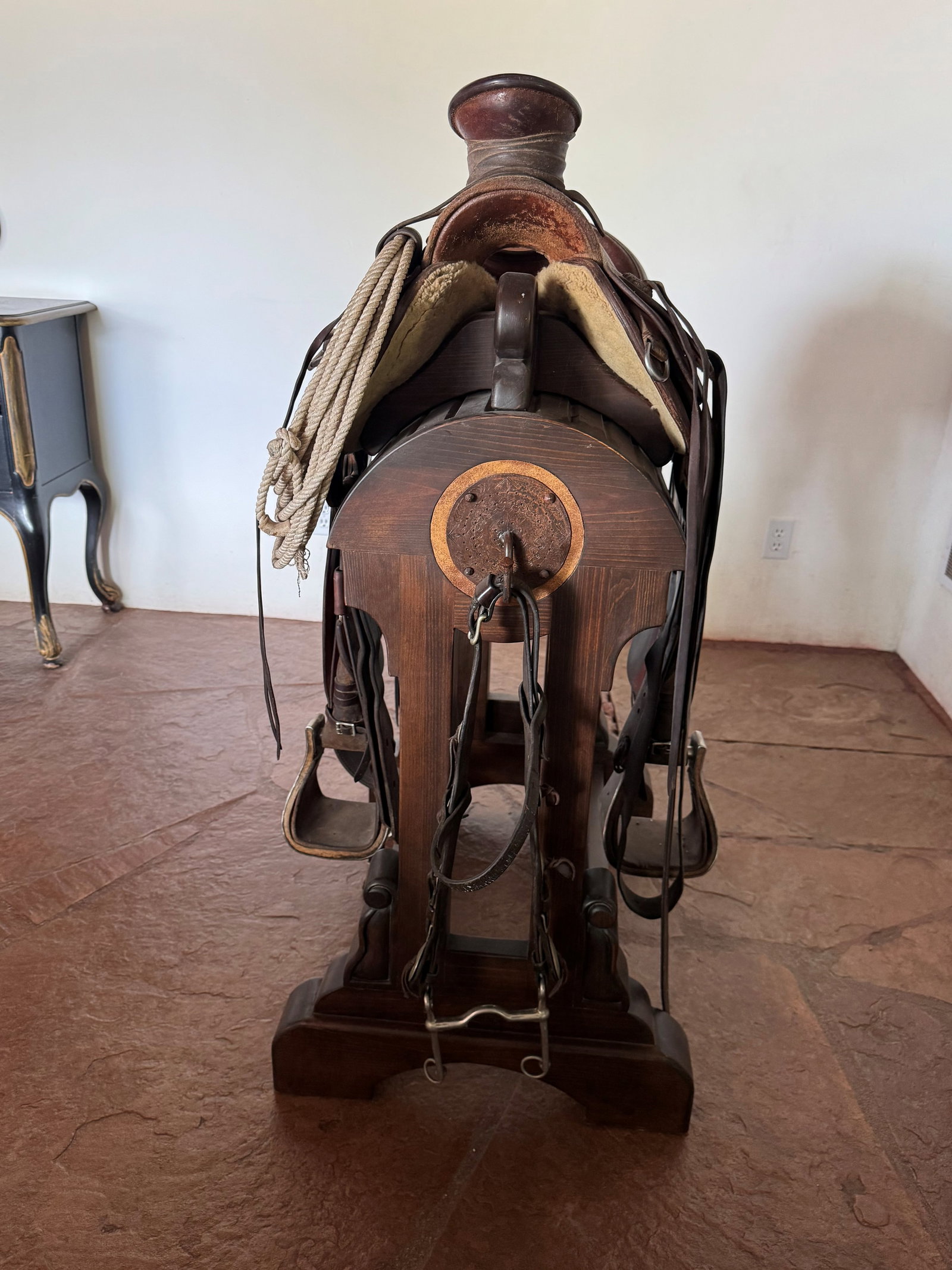 Robert Chavez Maker Western Saddle on Display Stand - 7