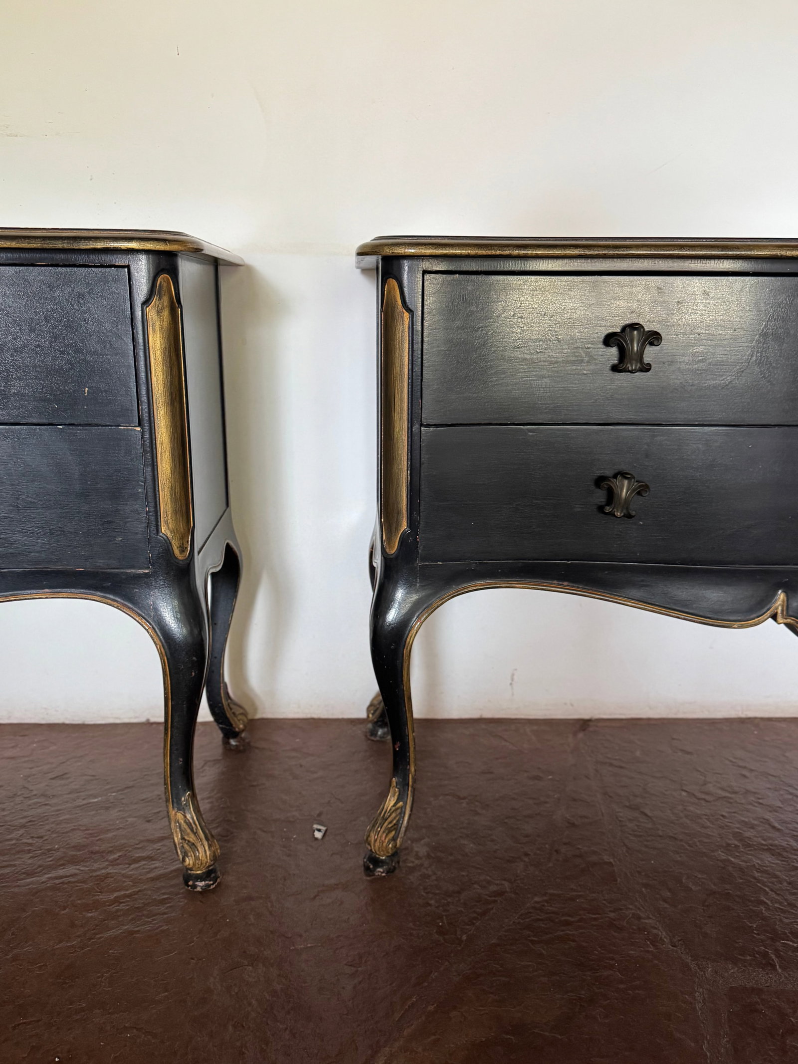 Pair of Louis XV Style Black Lacquer and Gilt Bronze Nightstands/Commodes - 4