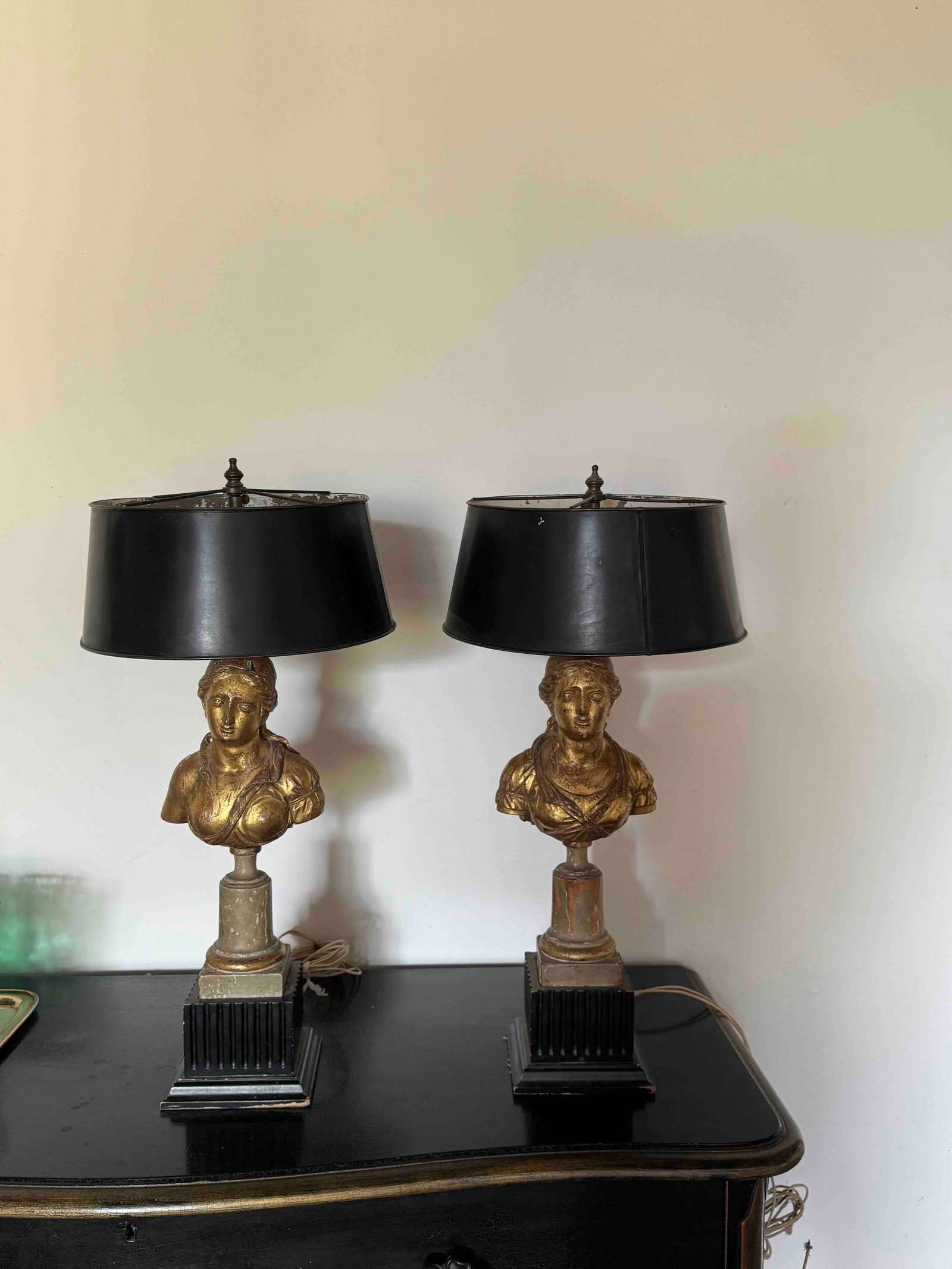 Pair of Neoclassical Giltwood Bust Lamps - 2