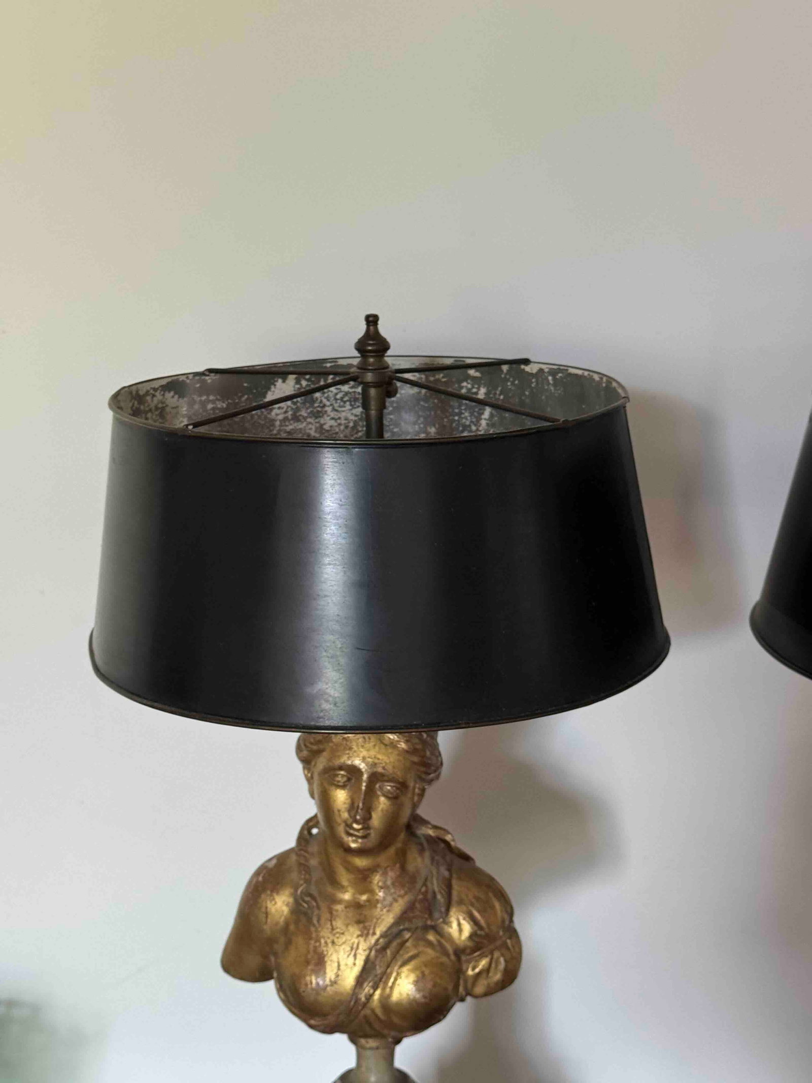 Pair of Neoclassical Giltwood Bust Lamps - 3