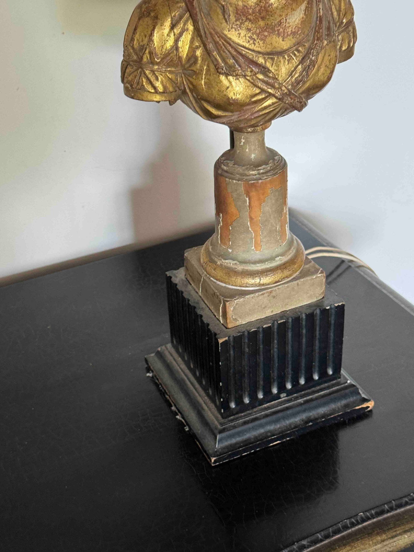 Pair of Neoclassical Giltwood Bust Lamps - 4