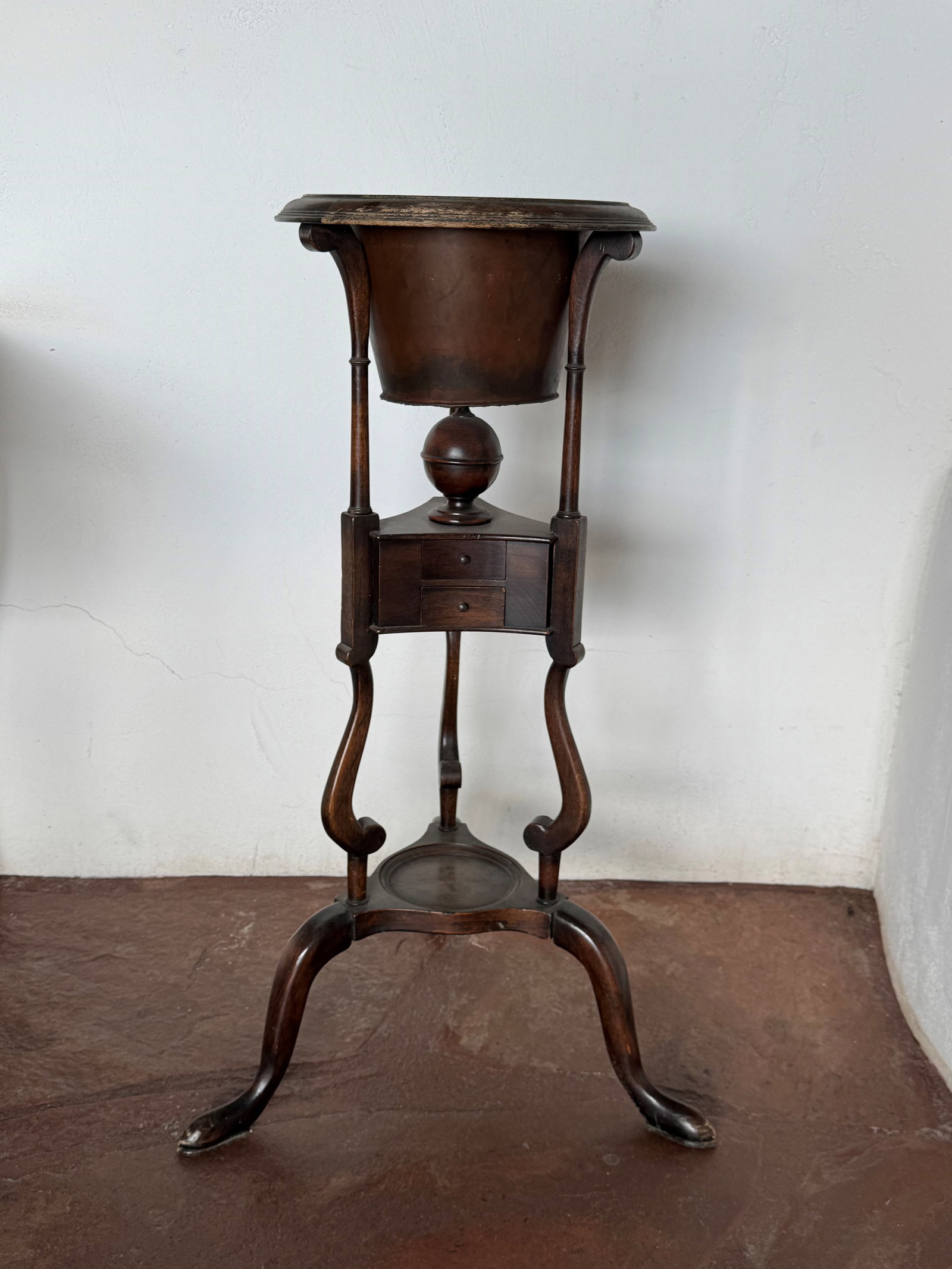 19th Century Burl Wood and Mahogany Basin Stand - 2