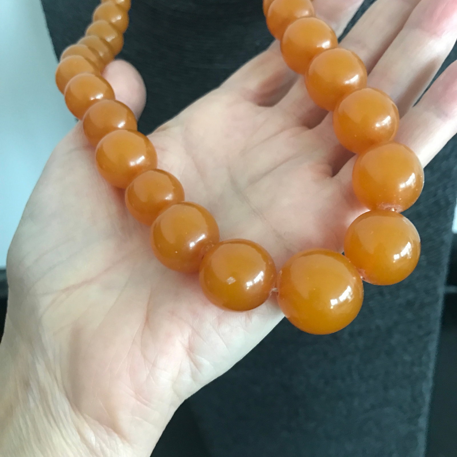 Impressive Vintage Amber Necklace made from Round Amber beads - 4