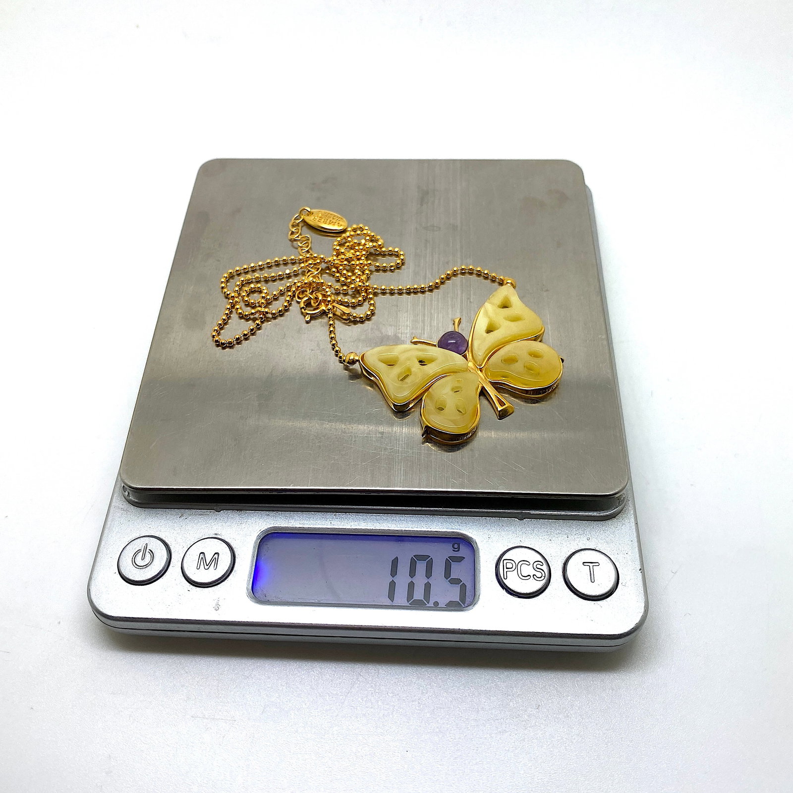Extraordinary Amber Pendant with chain, shaped like a butterfly - 7