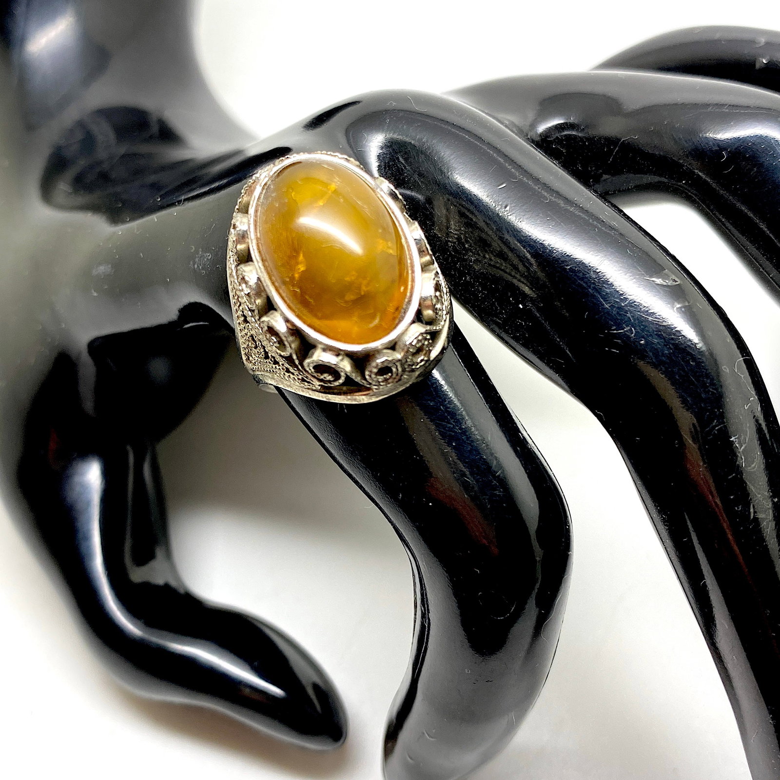 Marvellous Vintage Amber Ring - 3