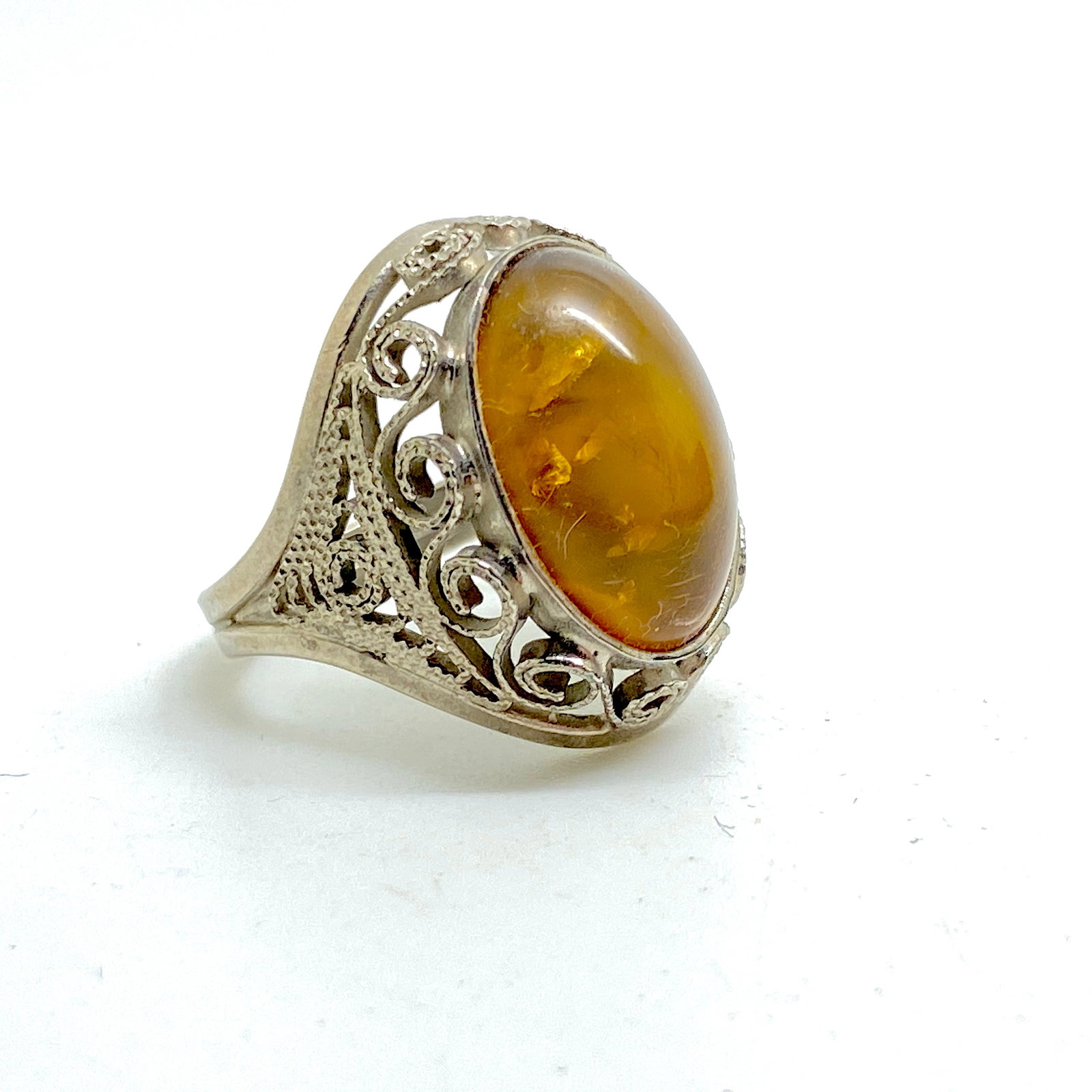 Marvellous Vintage Amber Ring - 5