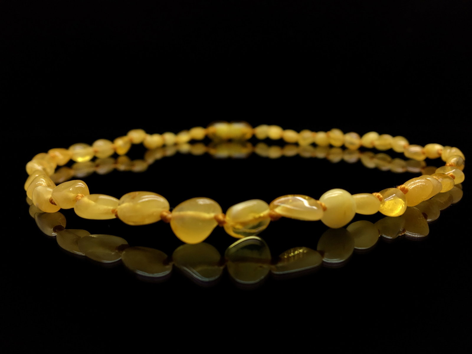 Unique and Grand Amber Necklace made from Hand Carved Amber beads - 2