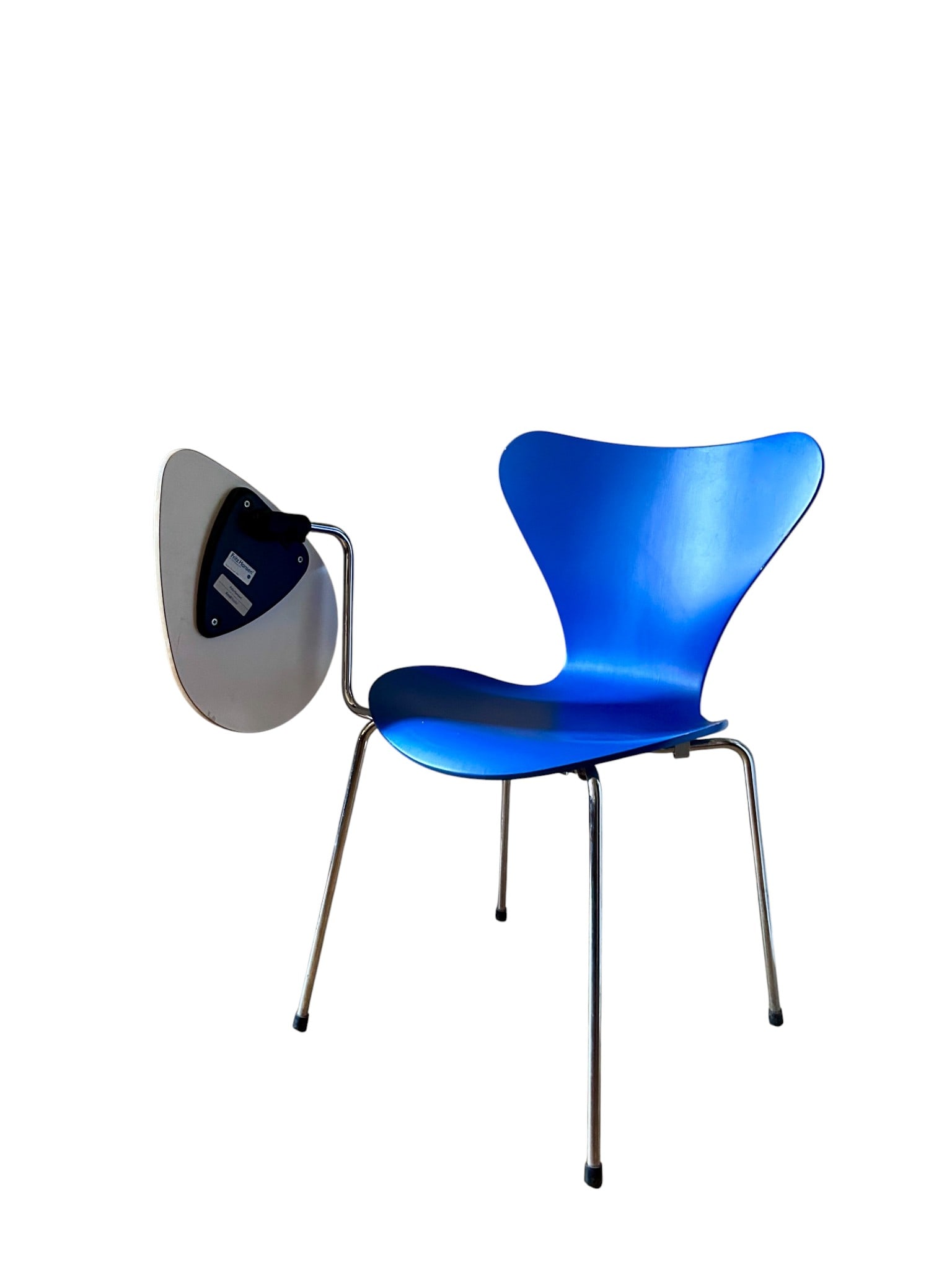 Arne Jacobsen for Fritz Hansen Series 7 Chair with Writing Tablet (1 of 1)
