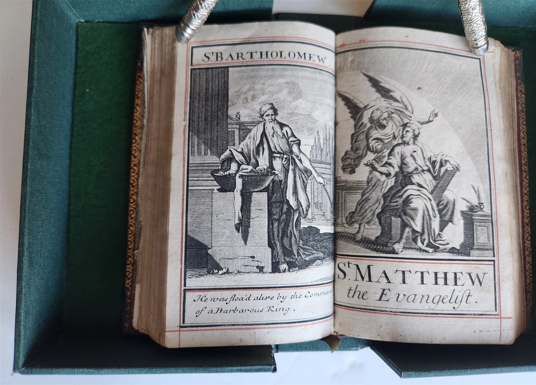 1715 BOOK of PSALMS antique in ENGLISH original binding w/ silver corners 18th C - 19