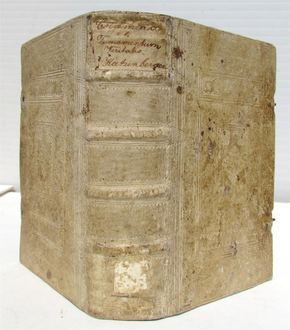 1738 COLUMNA et FIRMAMENTUM VERITATIS antique PIGSKIN BOUND in LATIN: LUCANUS. Pharsalia, cum commentario P. Burmanni. Leyden, C. Wishoff, D. Goetval and G.J. Wishoff ; 1740 (52),735,(160)p. Engraved title-vignette. Lacks ties; tear at upper end of spine. Very good inte