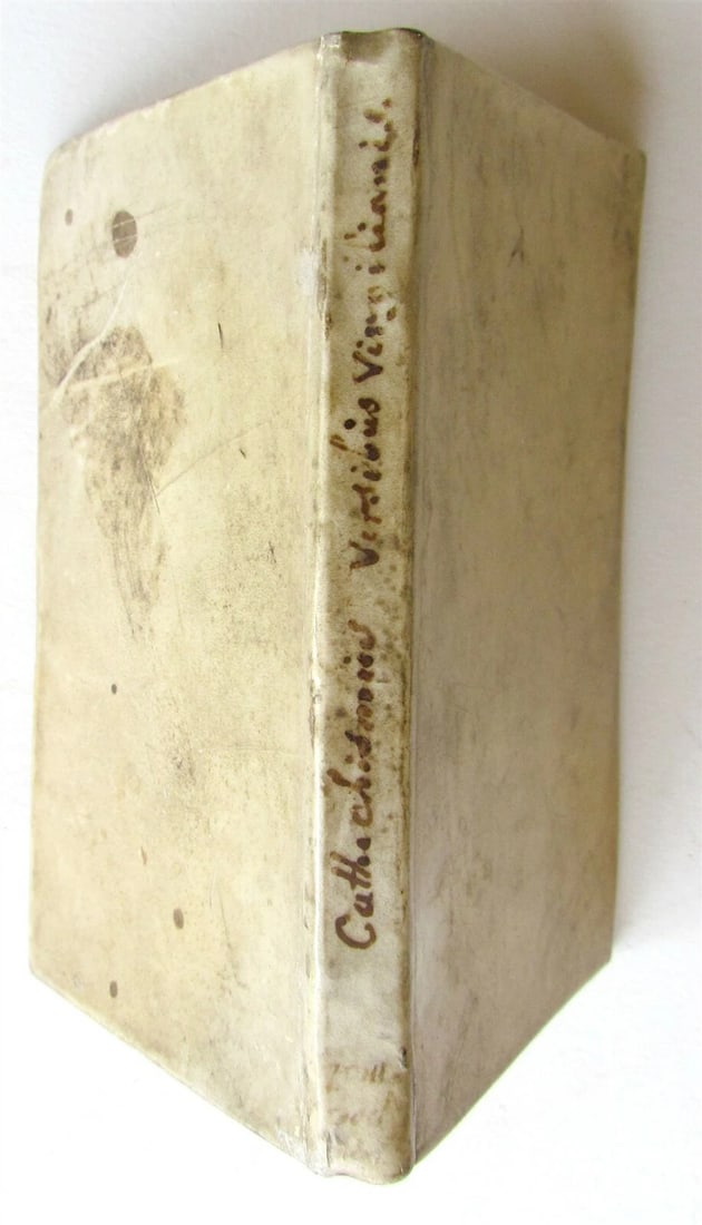 1622 POETRY by Aegidius Gelenius ANTIQUE VELLUM BOUND 17th CENTURY: Nyendalius, L. Poemata. Utrecht, Th. van Ackersdyck, 1645. Size 3 1/8 by 5" 231 pages Original vellum binding Text in Latin Very good condition Ex-library -------------------------------- Reserve: $23