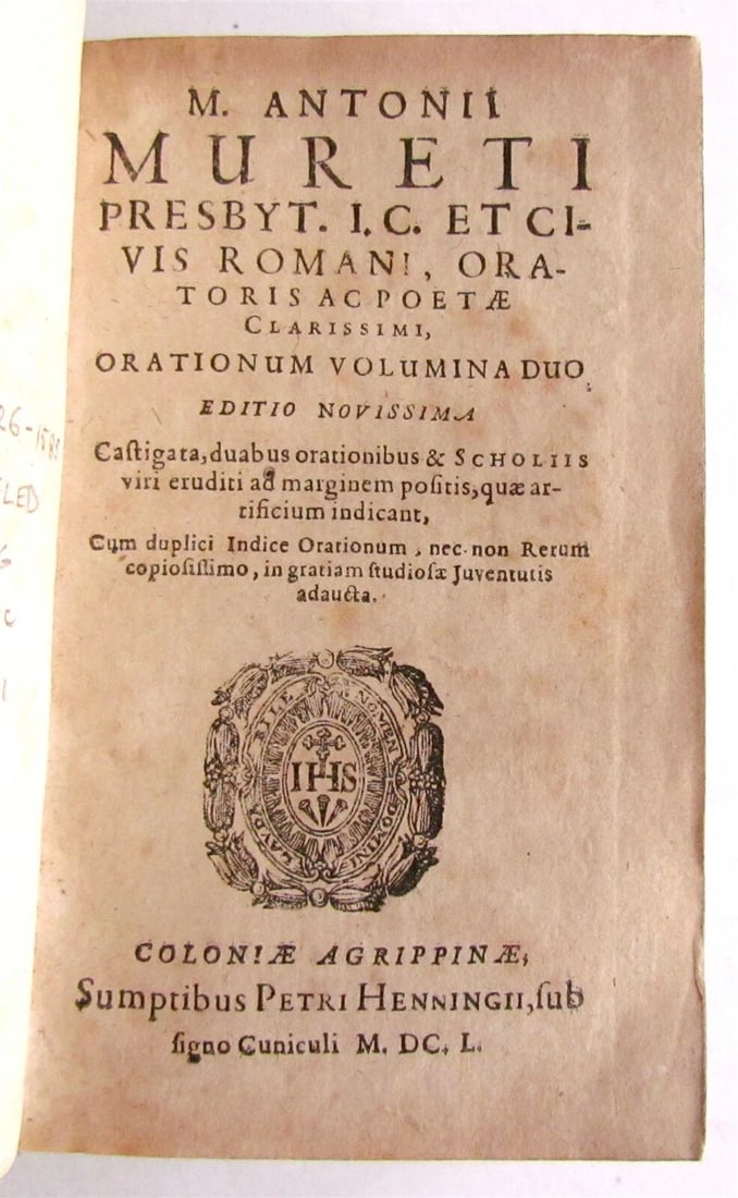 1650 M.ANTONII MURETI ORATORIS AS POETAE antique VELLUM ANCIENT ROMAN POETRY: [1652] Antonius THYSIUS Compendium historae Batavicae, a Julio Cæsare usque ad hæc tempora. Lugduni Batavorum, Ex officina Ioannis Maire, 1652. Size 2 3/4 by 4 3/4" Overlapping vellum. Very 
