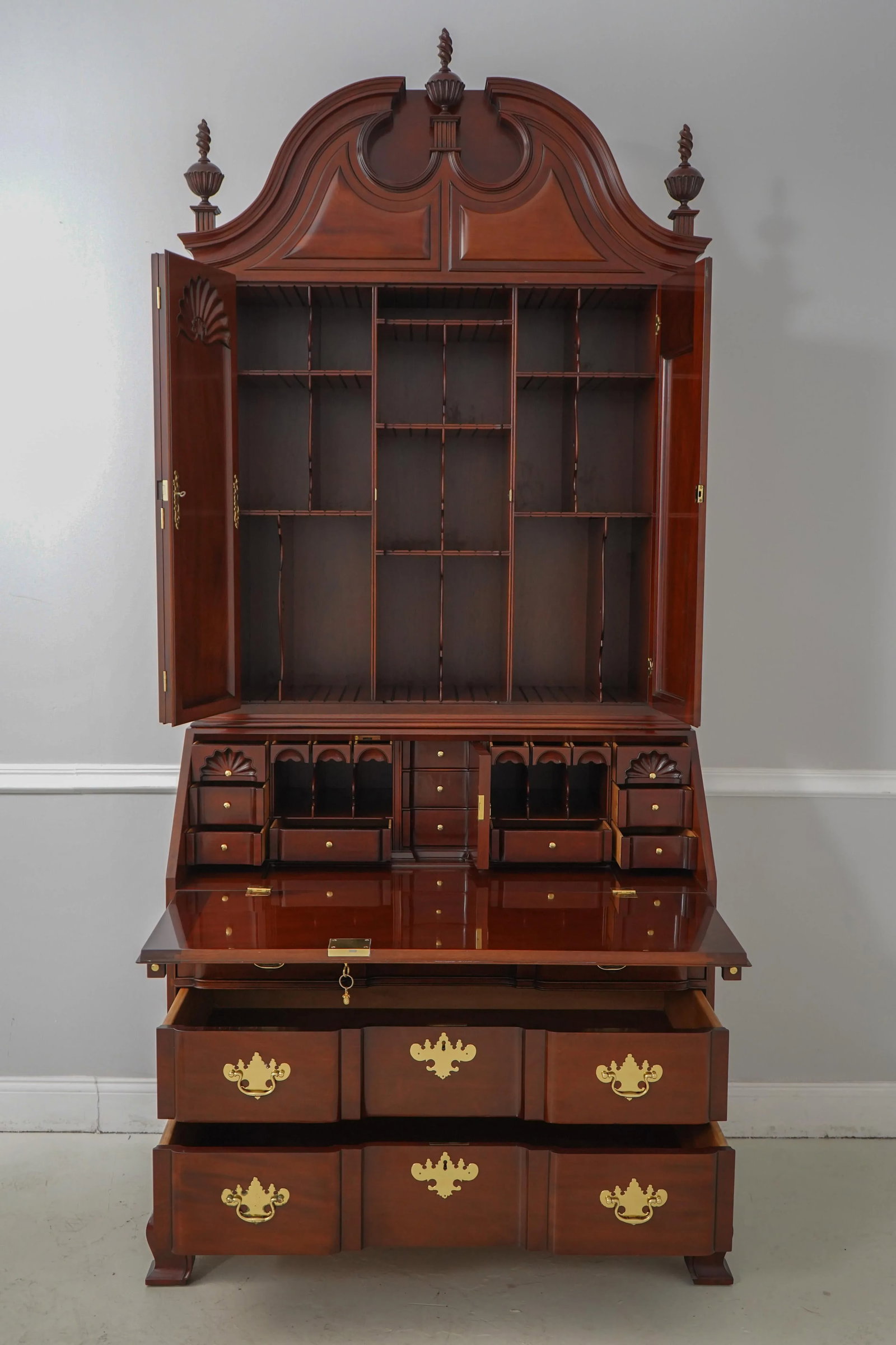 Kindel Winterthur Collection Mahogany Updyke Secretary Desk - 2