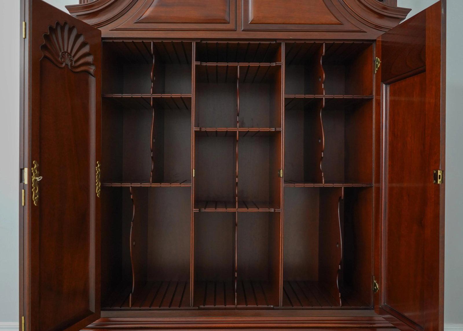 Kindel Winterthur Collection Mahogany Updyke Secretary Desk - 4