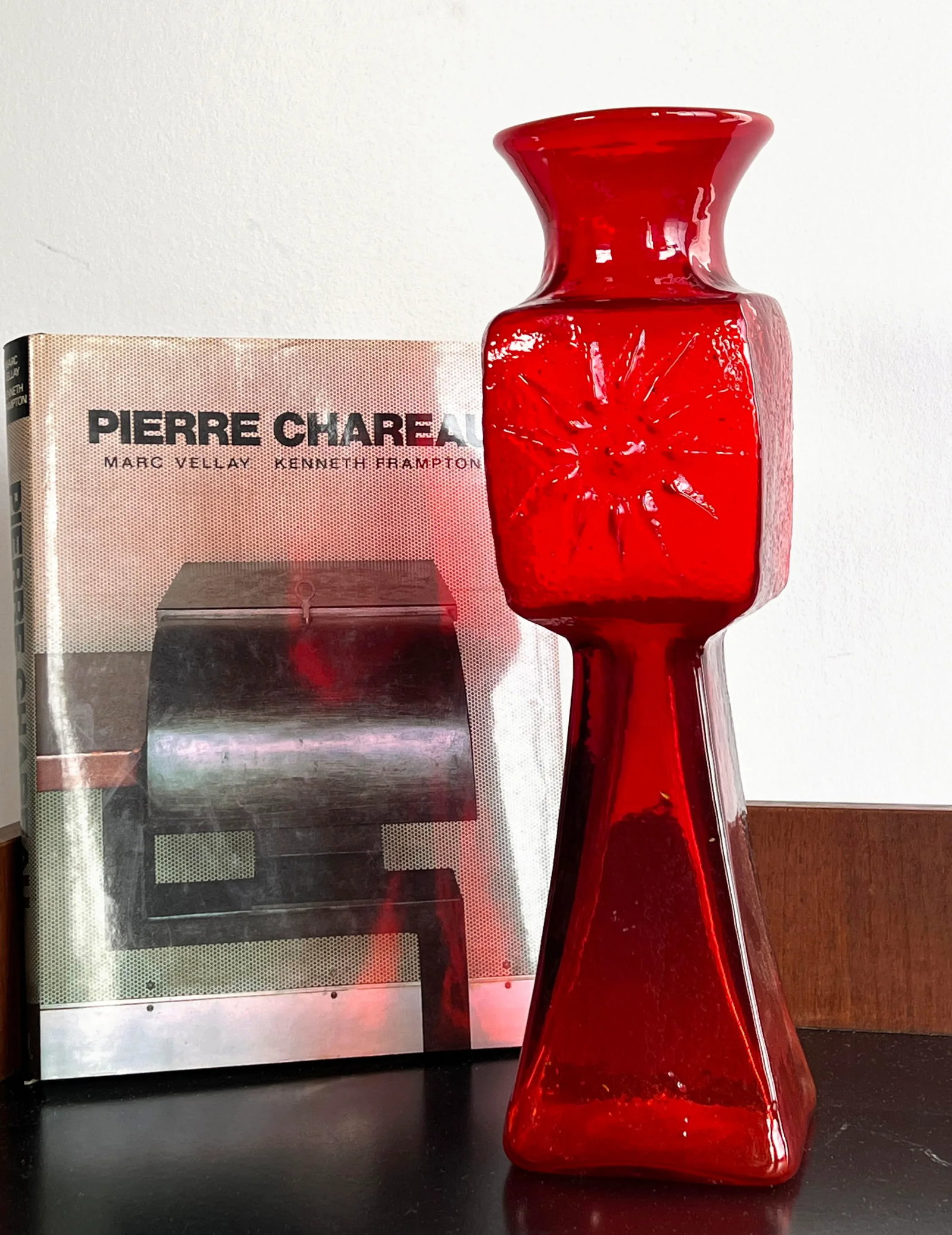 Vintage Mid Century Modern Indiana Handcraft Red Glass Sunburst Vase - 2
