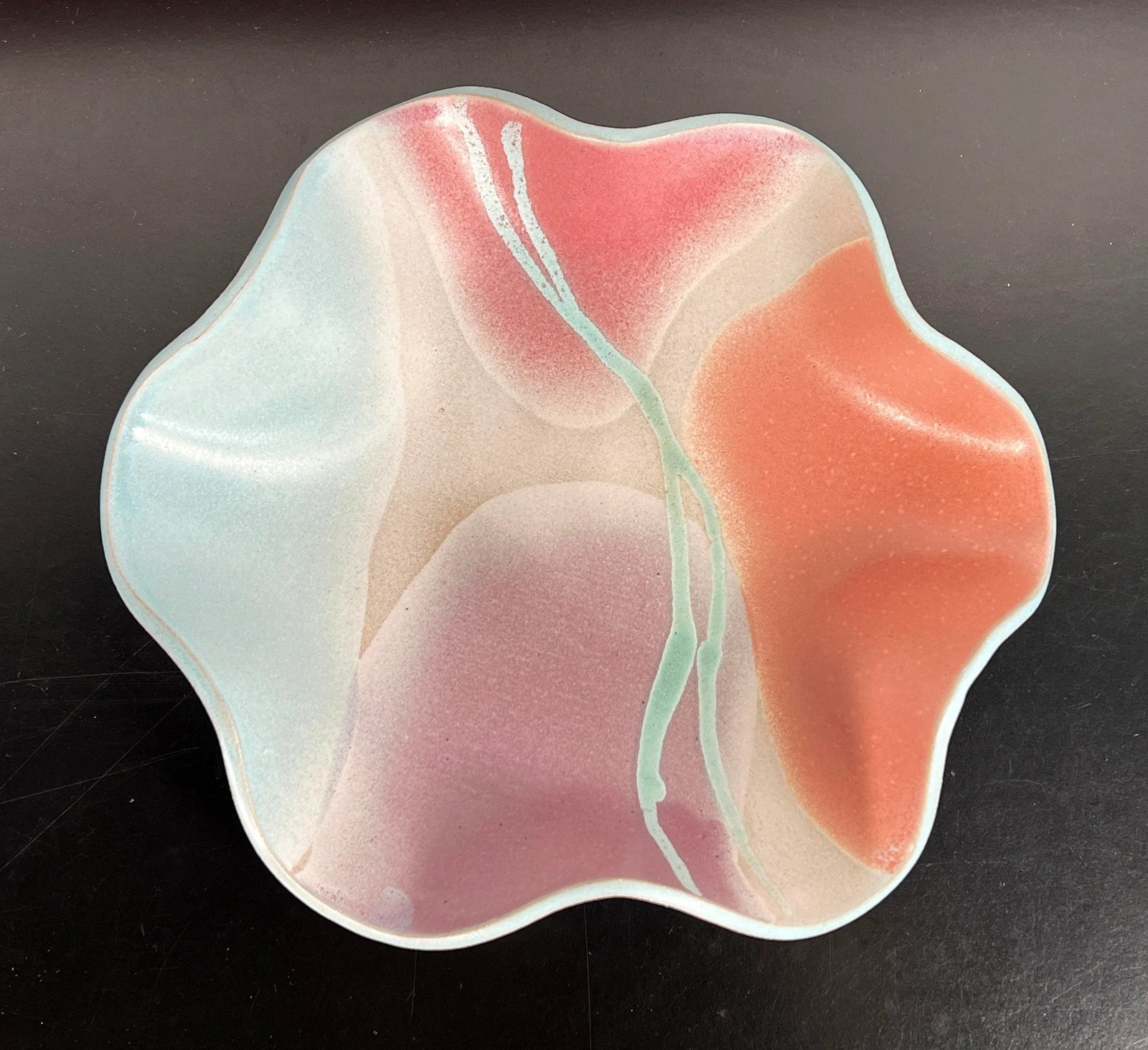 Vintage 1980's Postmodern Pastel Ruffled Centerpiece Bowl - 4