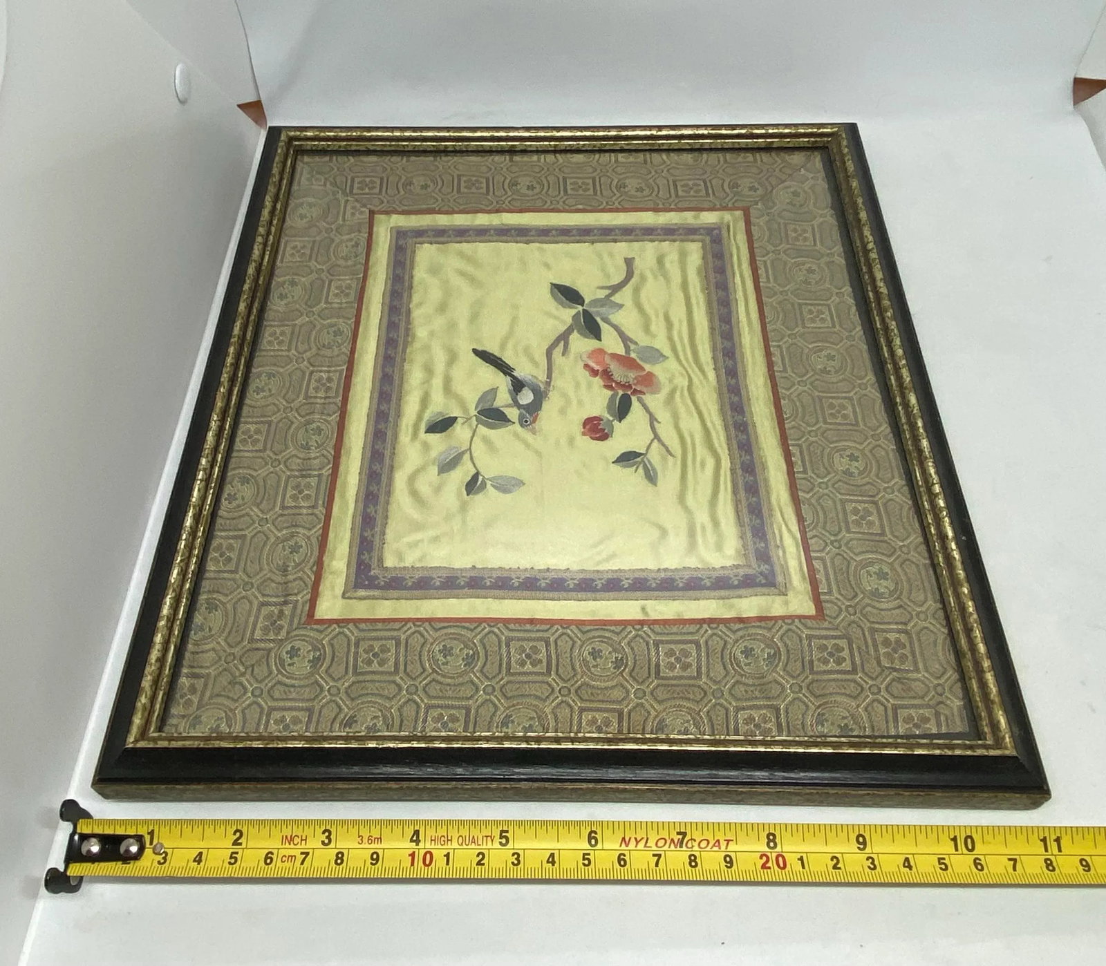 Vintage Japanese Framed Silk Embroidered Panel With a Singing Bird on a Cherry Blossom Tree Limb Des - 11