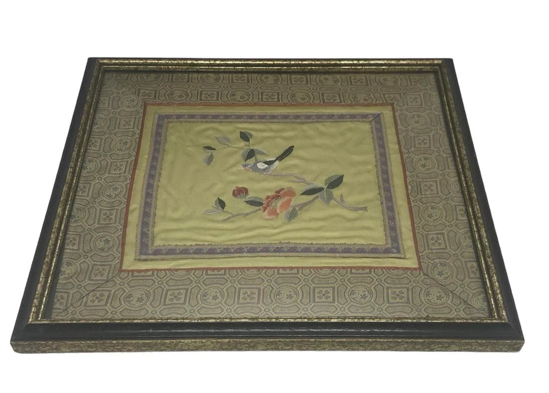 Vintage Japanese Framed Silk Embroidered Panel With a Singing Bird on a Cherry Blossom Tree Limb Des - 9