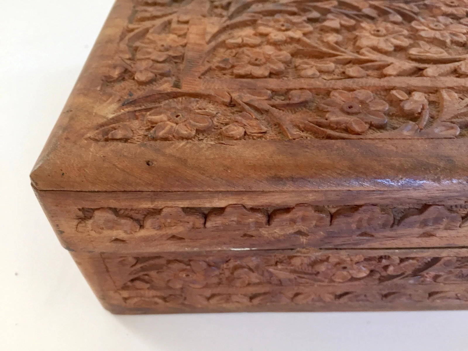 Early 20th Century Anglo Raj Hand-Carved Wooden Decorative Jewelry Box - 6