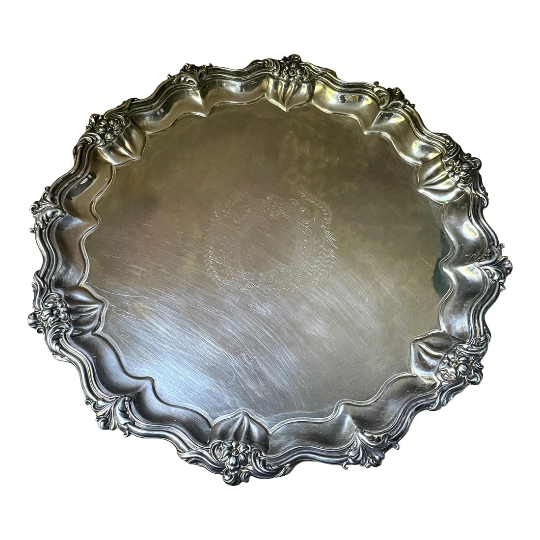 Walker & Hall 1906 Sheffield England Silverplate Salver Footed Tray Plateau: Here is an elegant fine quality three footed Walker & Hall Sheffield salver with a lovely art nouveau raised floral and foliate decoration edging the flat plate that is centered with an etched wreath