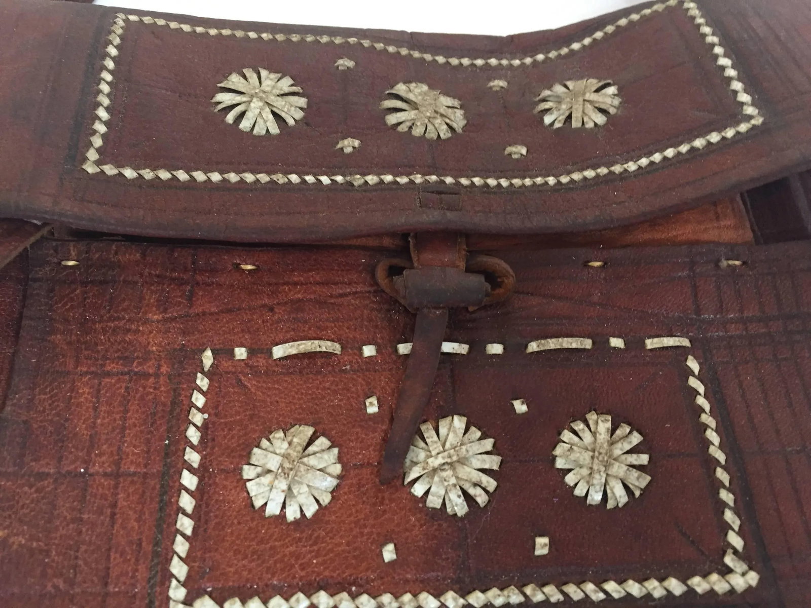 1970s Moroccan Crossbody Leather African Tuareg Bag with Fringes - 6