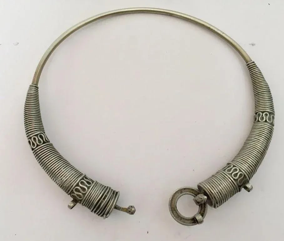 Traditional Silver Torque Necklace Chocker From Rajasthan India - 10
