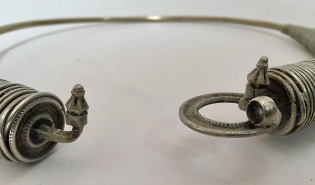 Traditional Silver Torque Necklace Chocker From Rajasthan India - 8