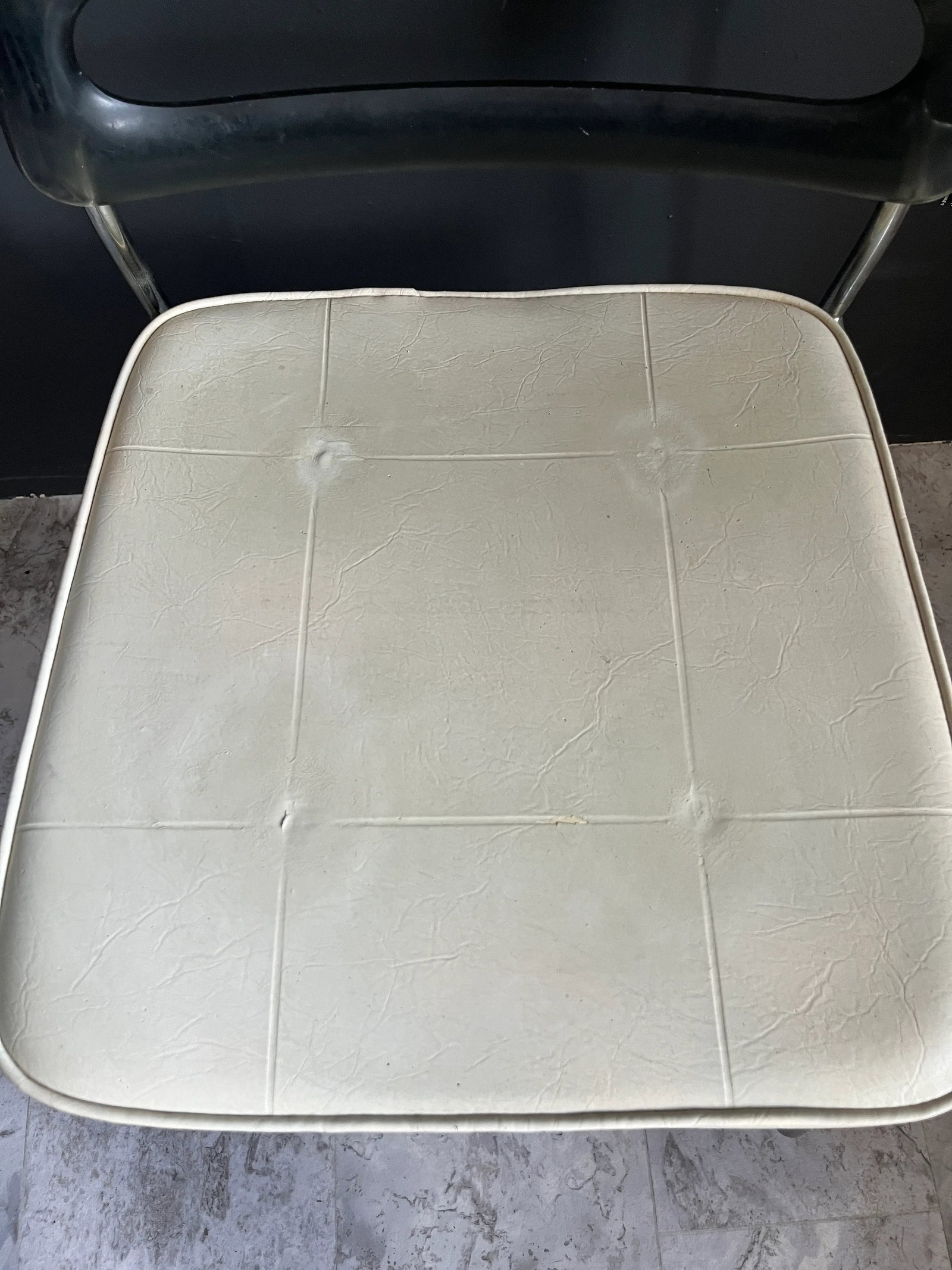 Motivated Seller: 1980s Postmodern Chromcraft Lucite Dinette - 11