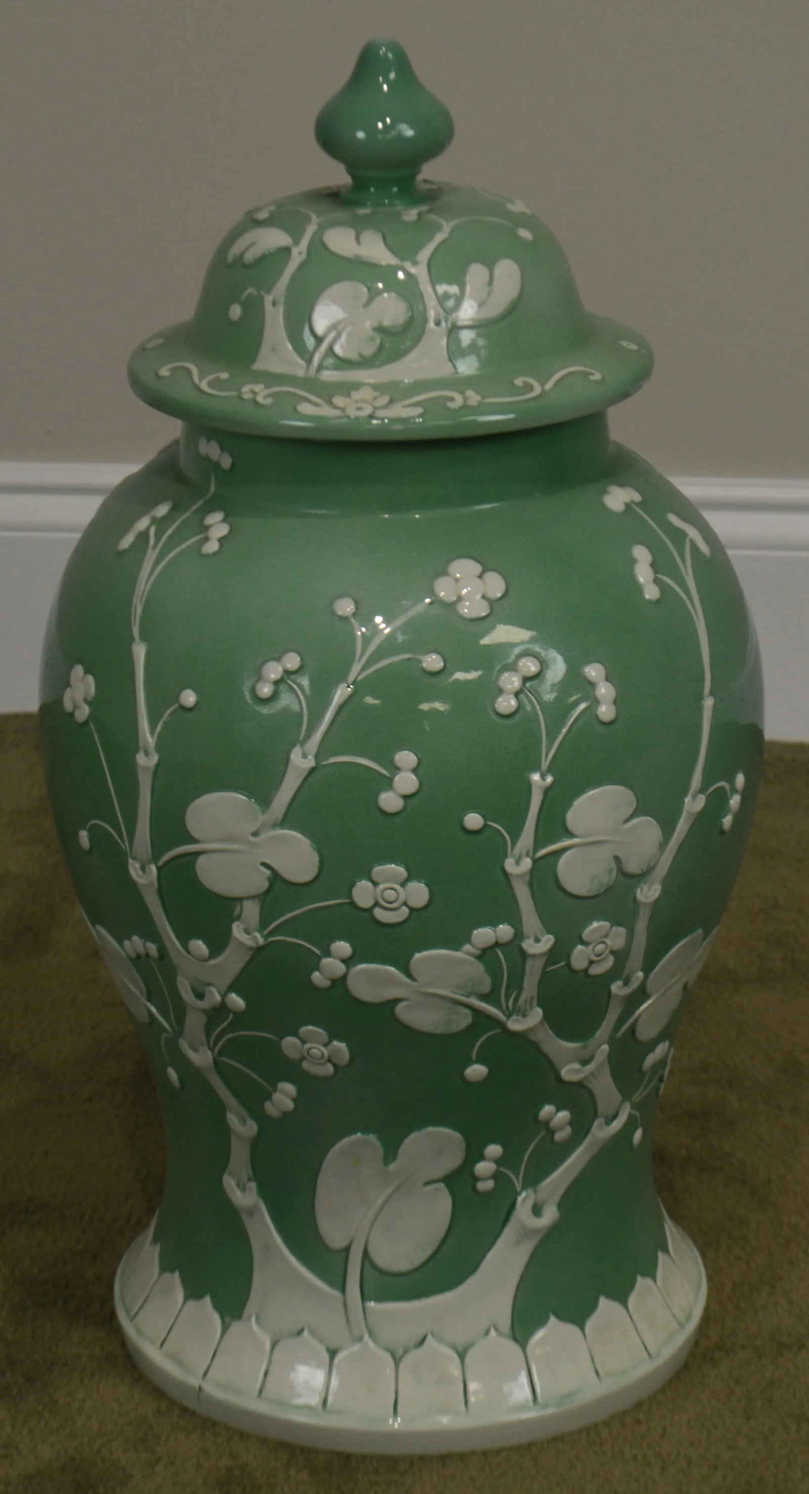 Green and White Italian PorcelaÃ¯n Pottery Lidded Canister - 2