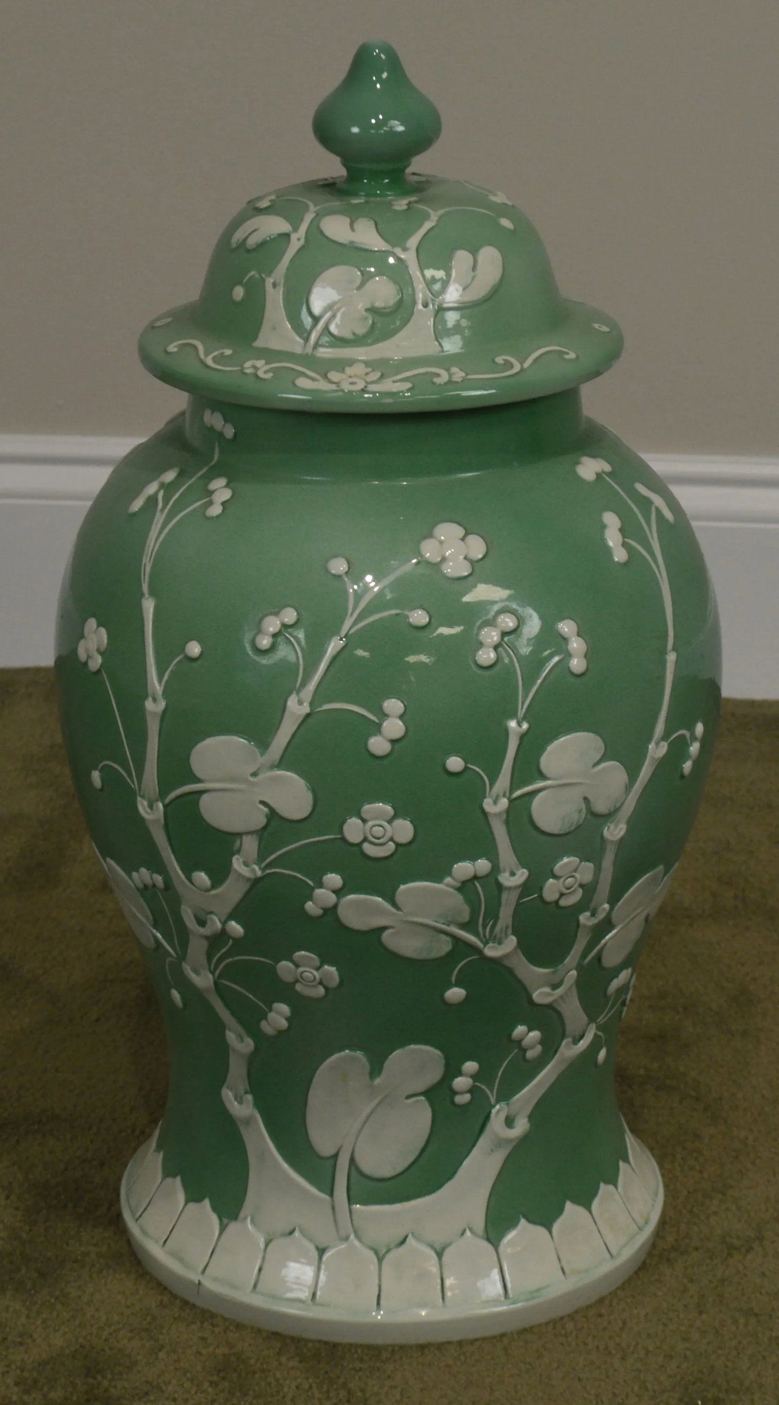 Green and White Italian PorcelaÃ¯n Pottery Lidded Canister - 3