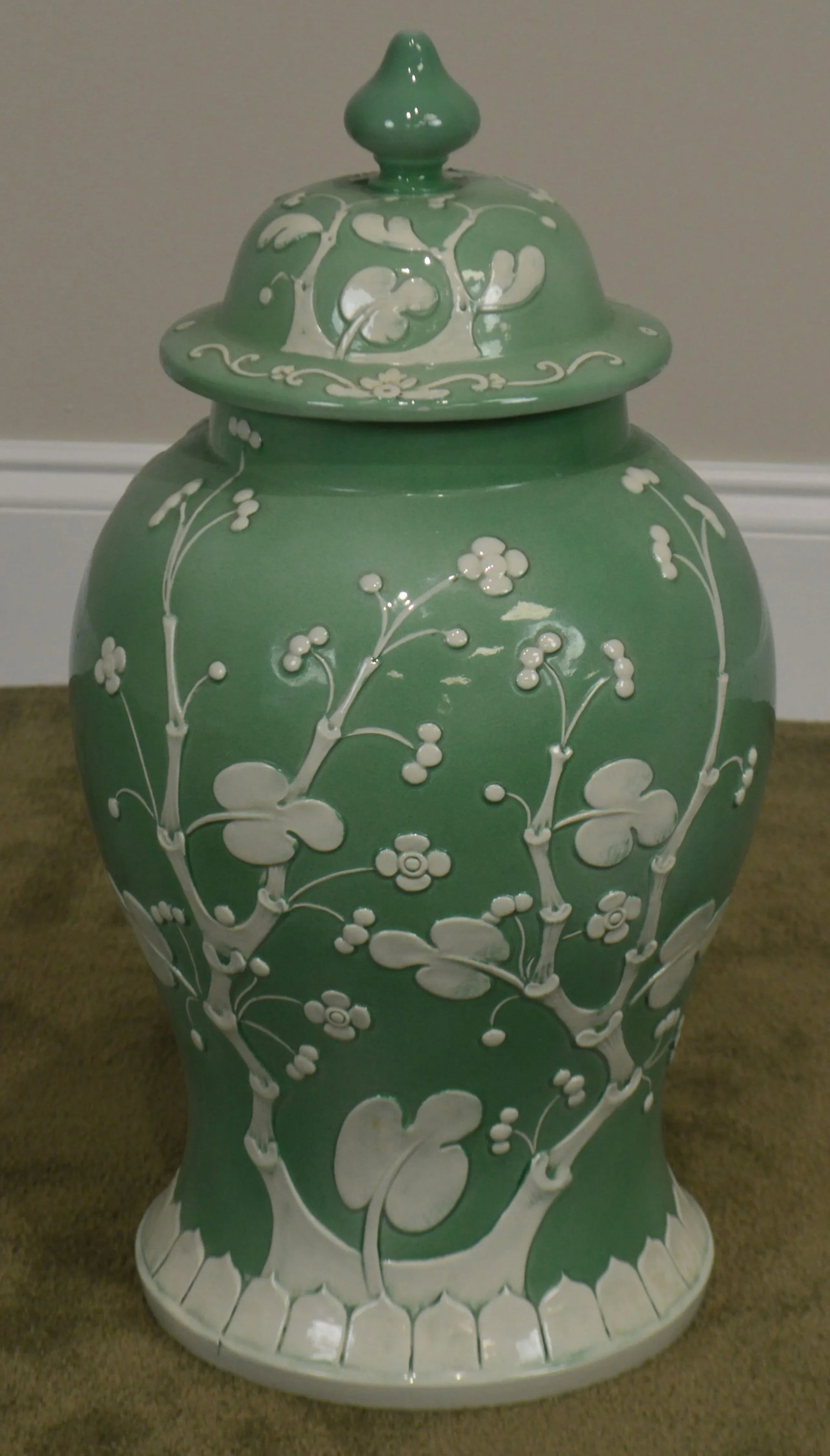 Green and White Italian PorcelaÃ¯n Pottery Lidded Canister - 4
