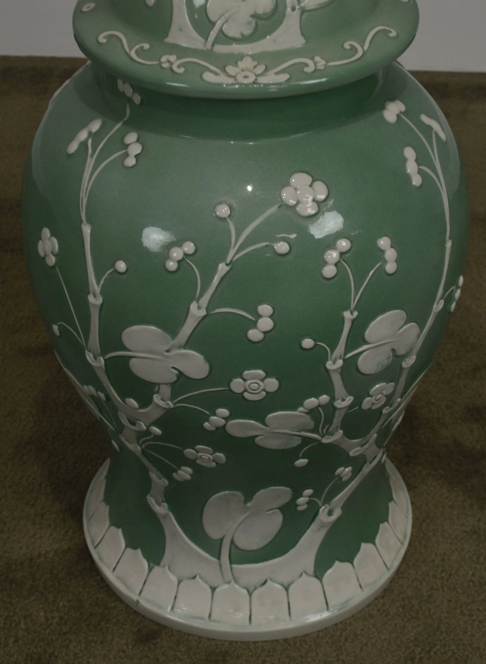 Green and White Italian PorcelaÃ¯n Pottery Lidded Canister - 8